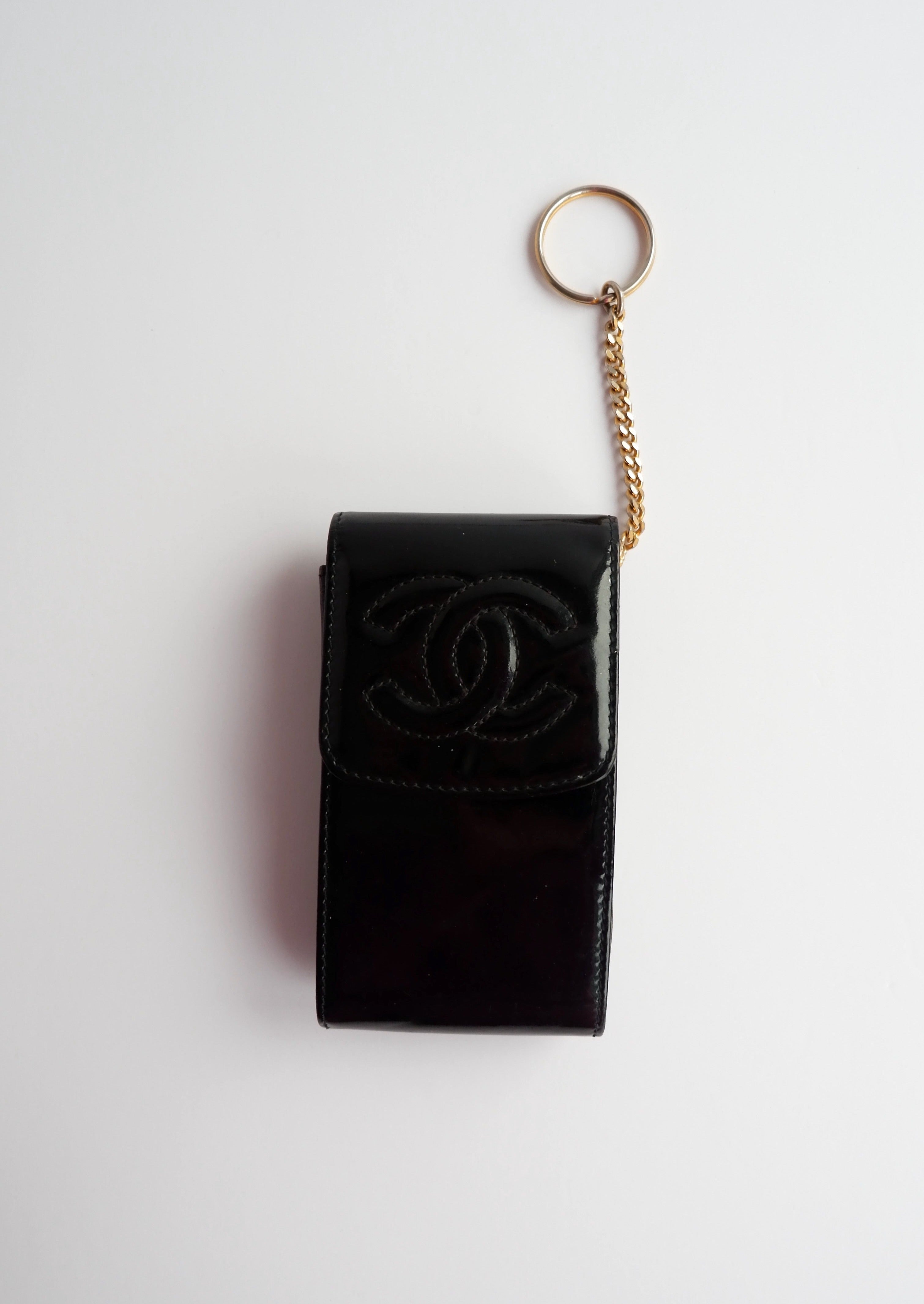 Étui à cartes/cigarettes Chanel vintage authentique en cuir verni noir, d'occasion