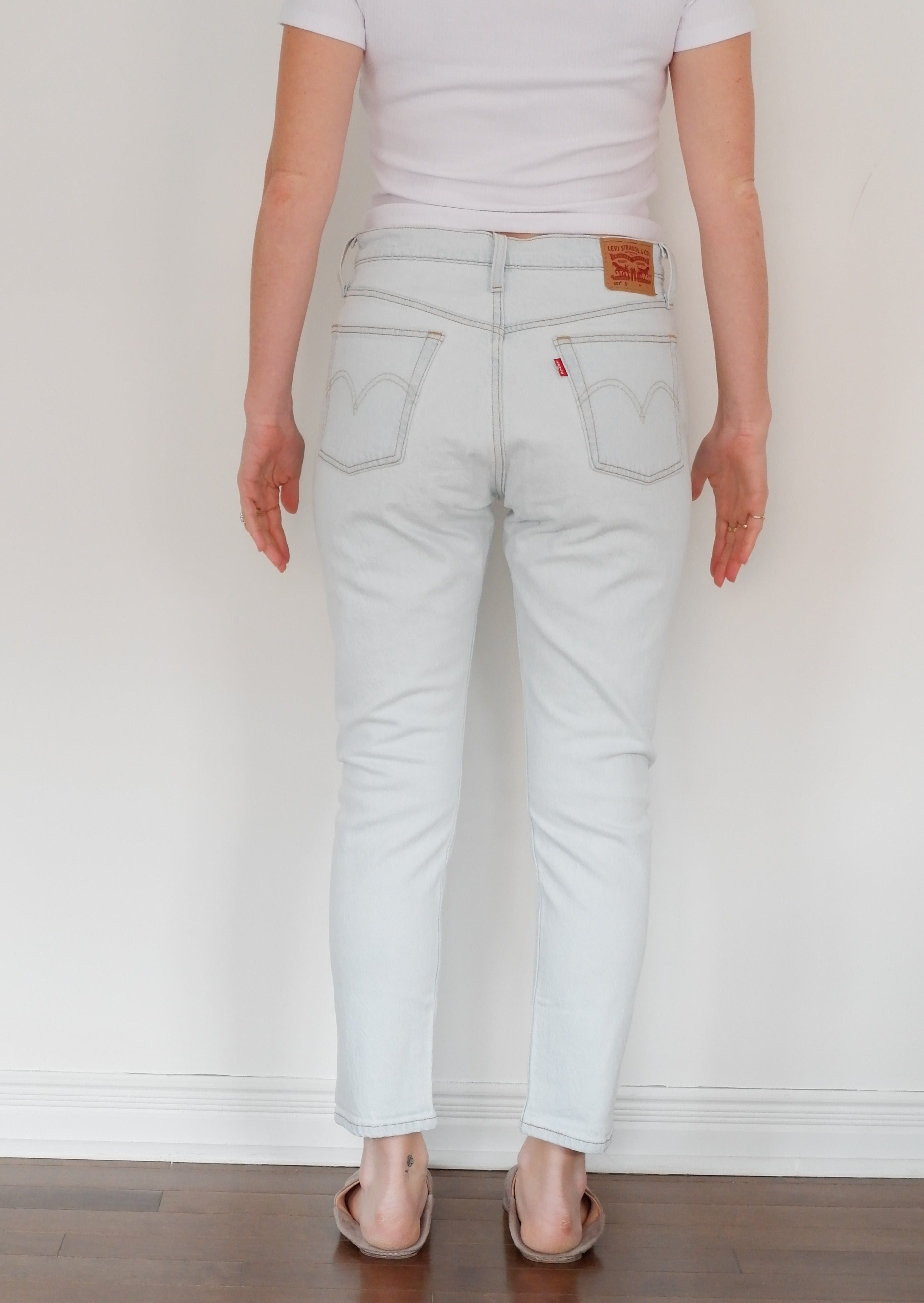 Levis NWT 501 Light Wash Ripped Skinny Jeans - 31