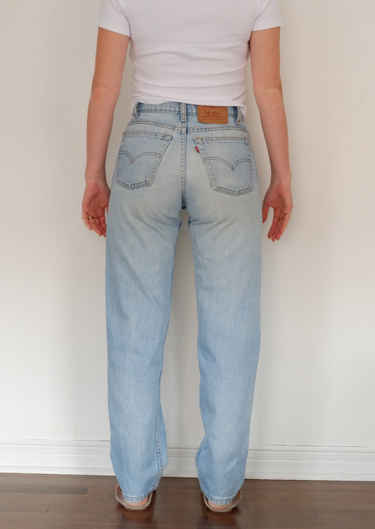 Levis Vintage 550 Medium Light Wash Jeans - 28