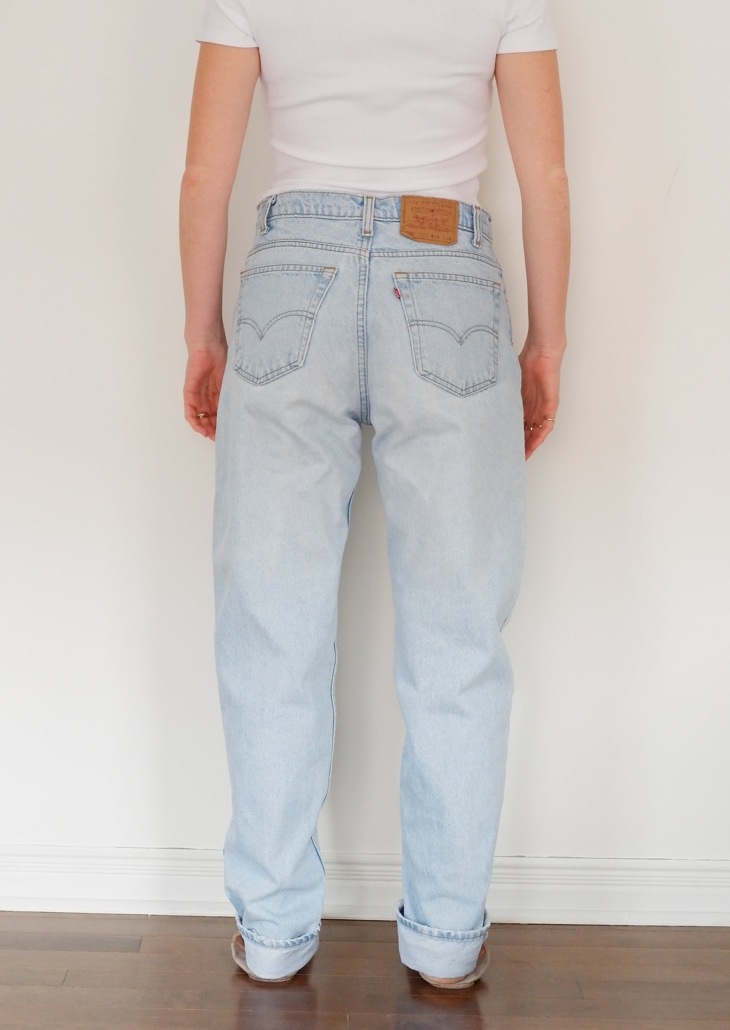 Levis Vintage 550 Medium Light Wash Jeans - 34