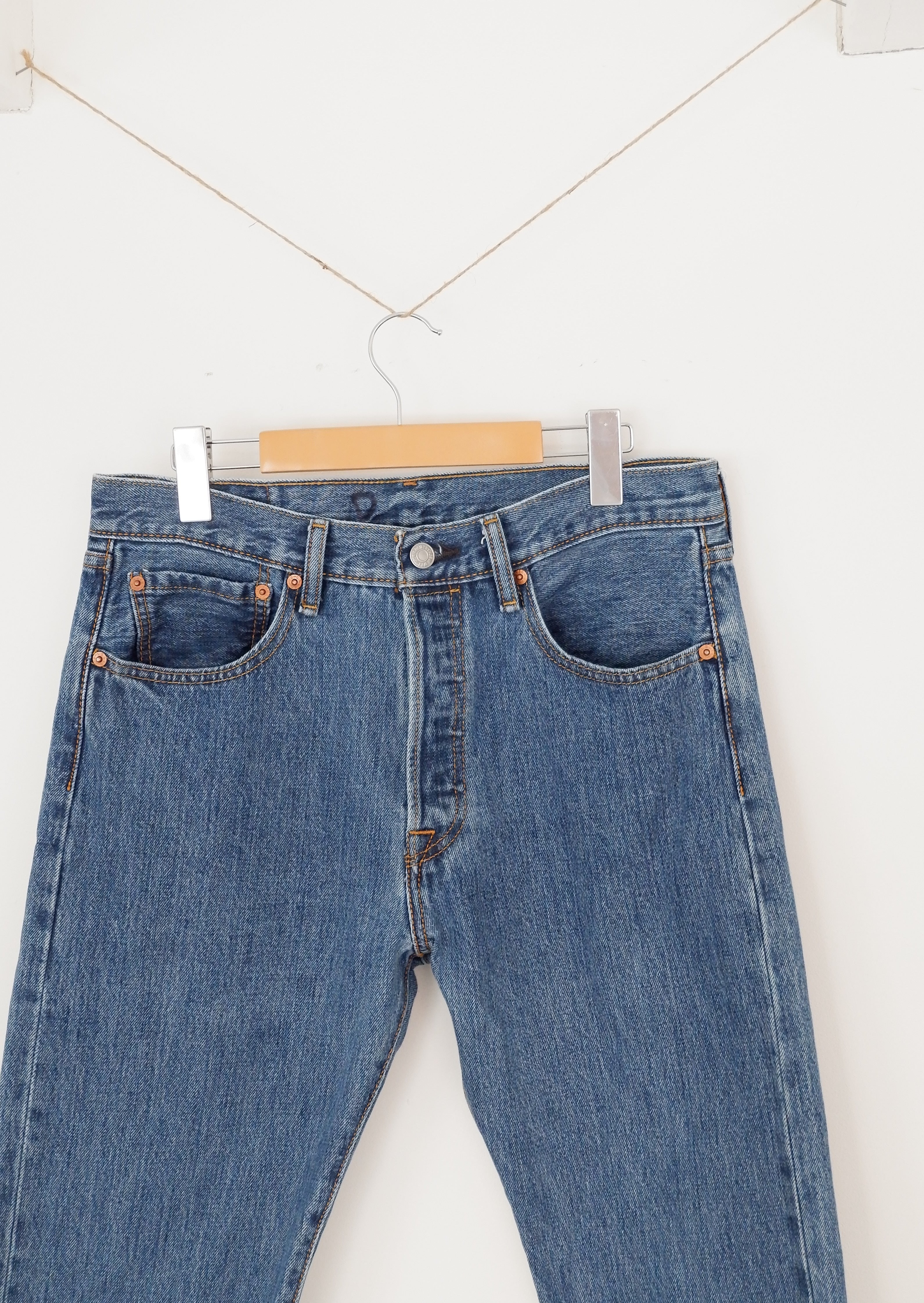 Levis 501 Medium Blue Wash Jeans - 31