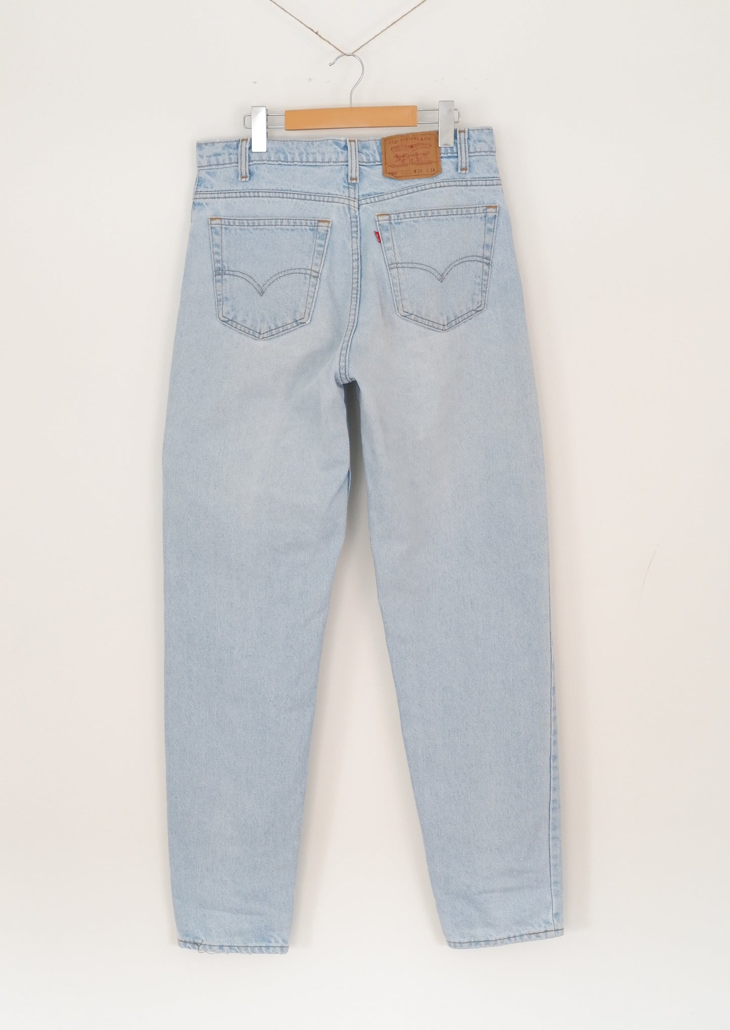 Levis Vintage 550 Medium Light Wash Jeans - 34