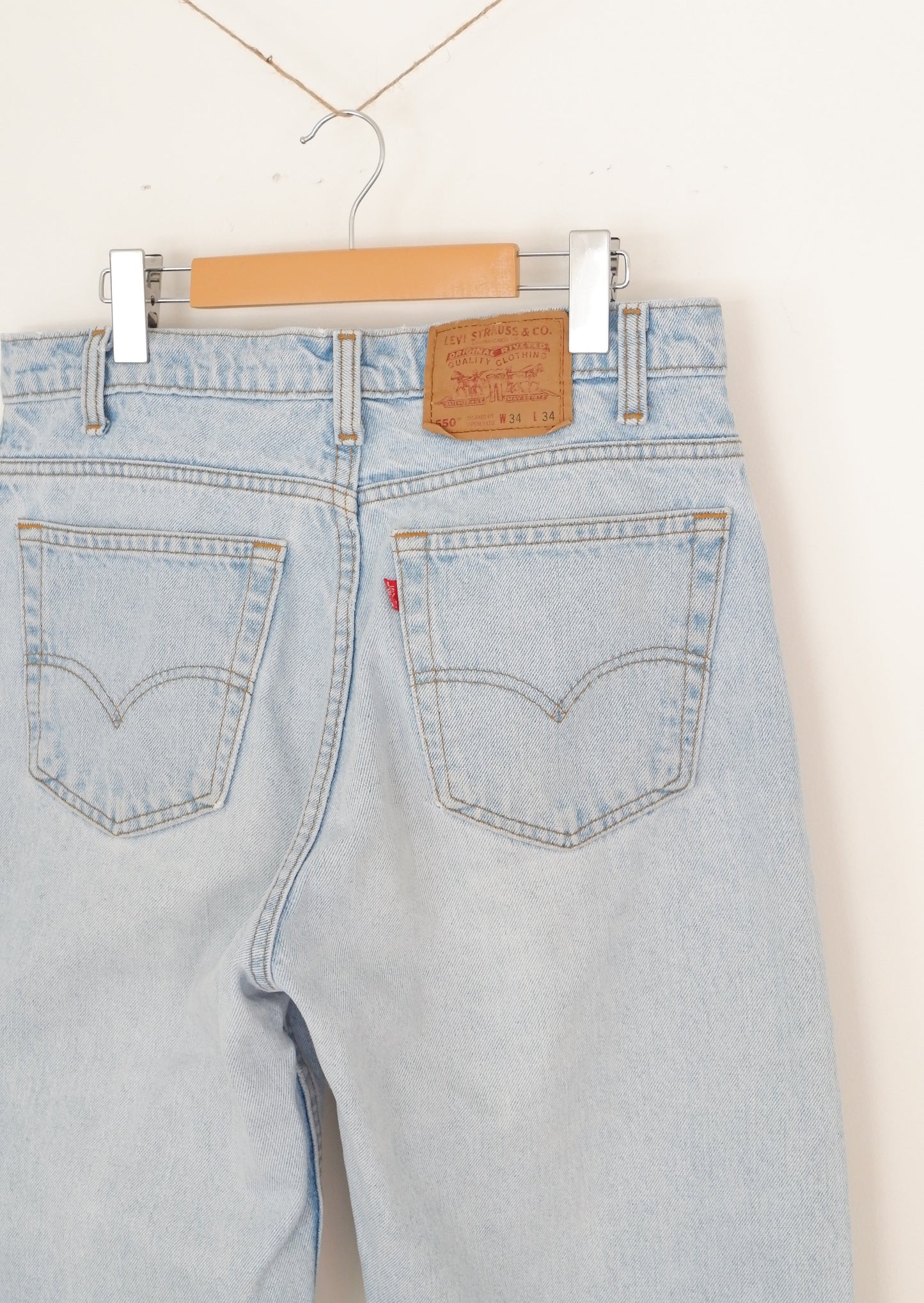 Levis Vintage 550 Medium Light Wash Jeans - 34