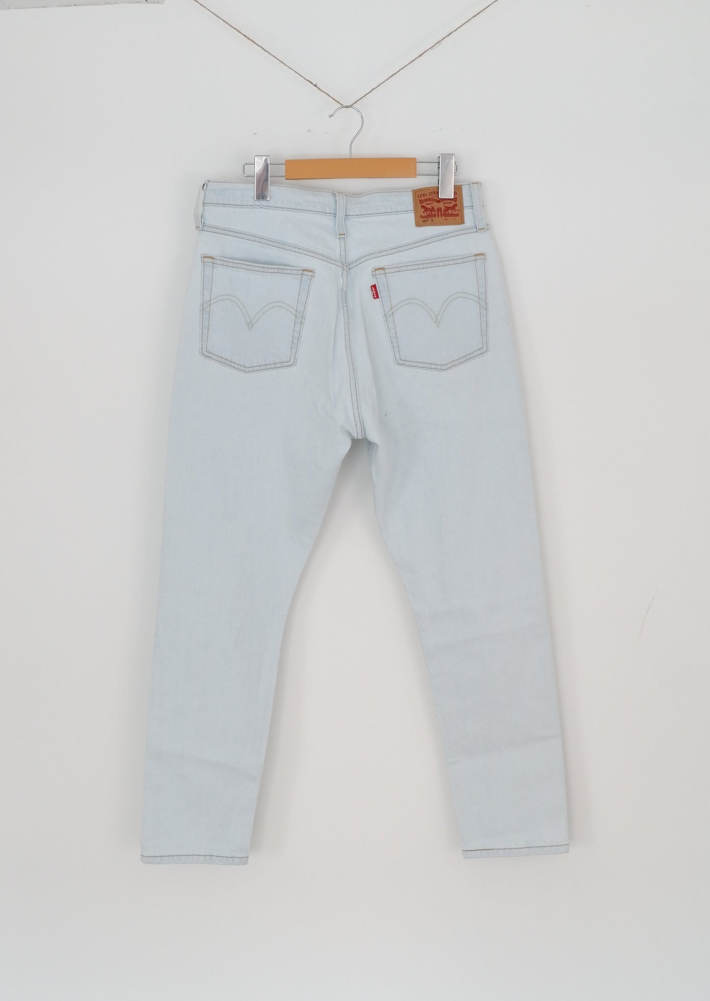 Levis NWT 501 Light Wash Ripped Skinny Jeans - 30