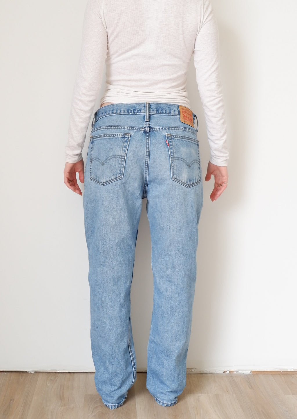 Levis 516 Medium Wash Jeans - 34
