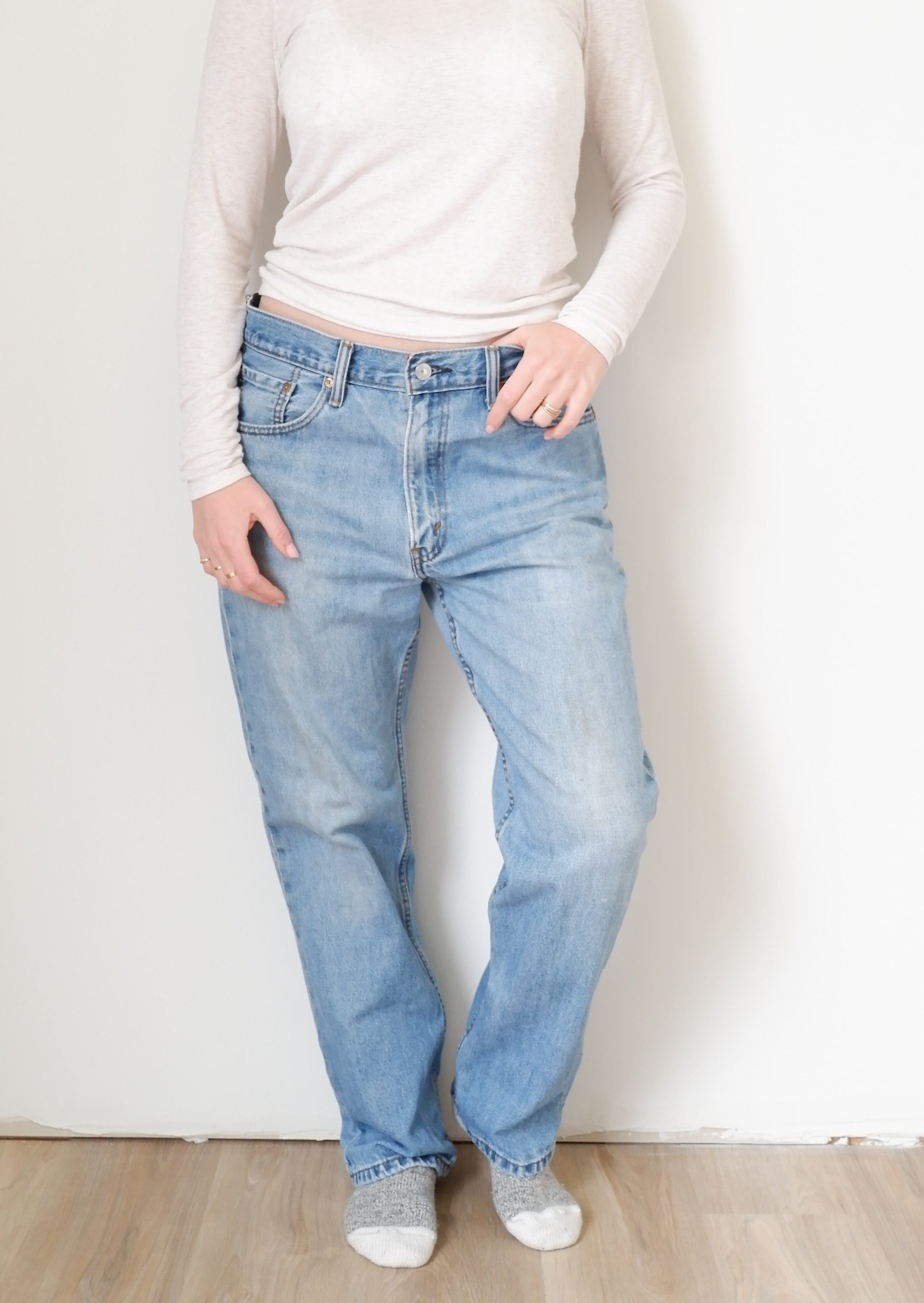 Levis 516 Medium Wash Jeans - 34