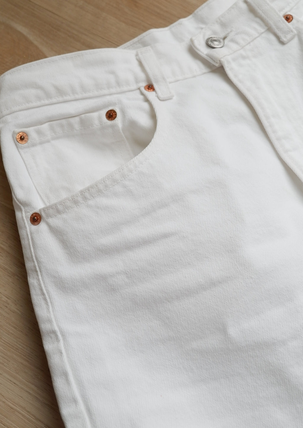 Levis Vintage 550 White Jeans - 30