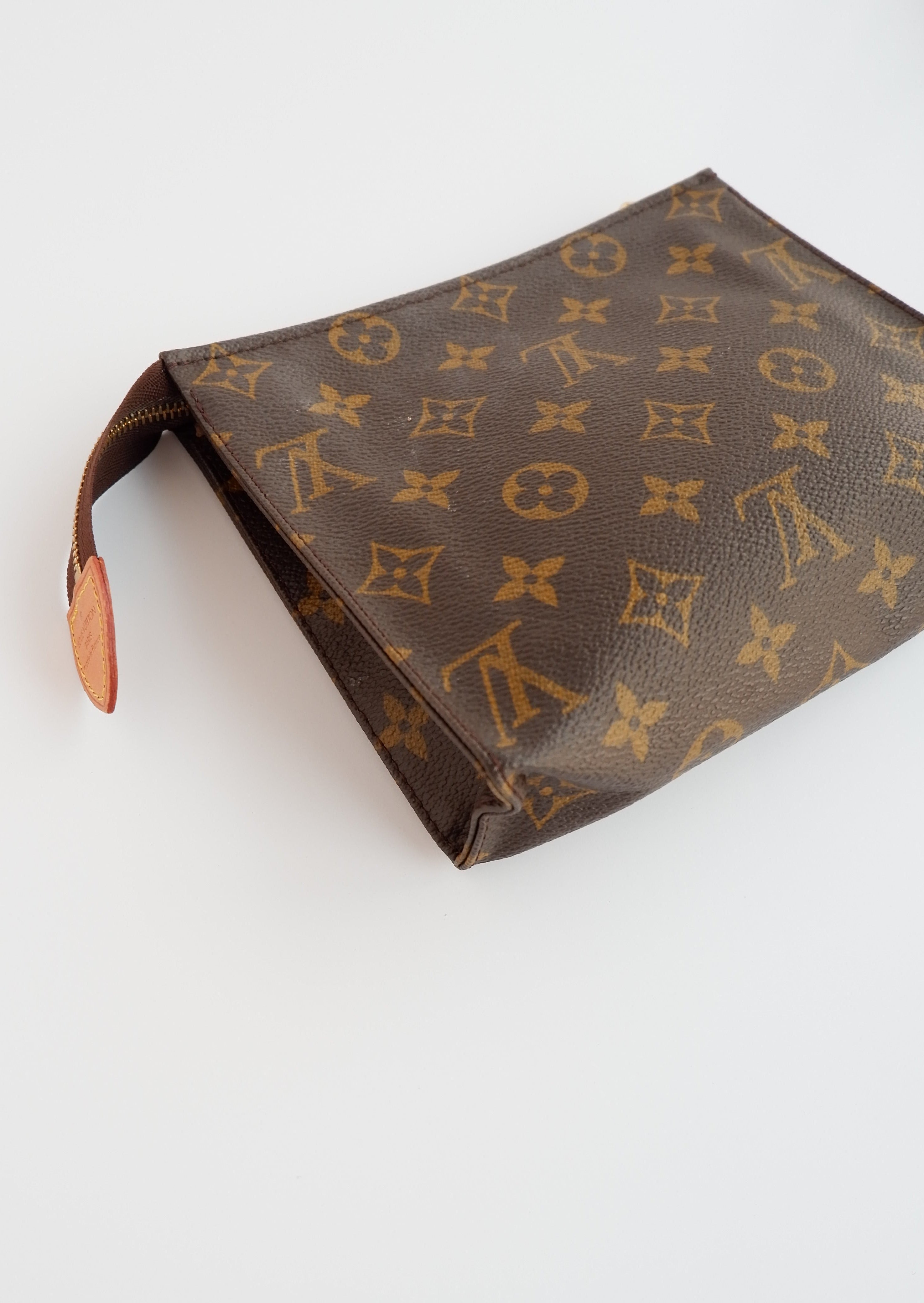 Authentique Sac de Toilette Louis Vuitton Monogram 19 d'Occasion