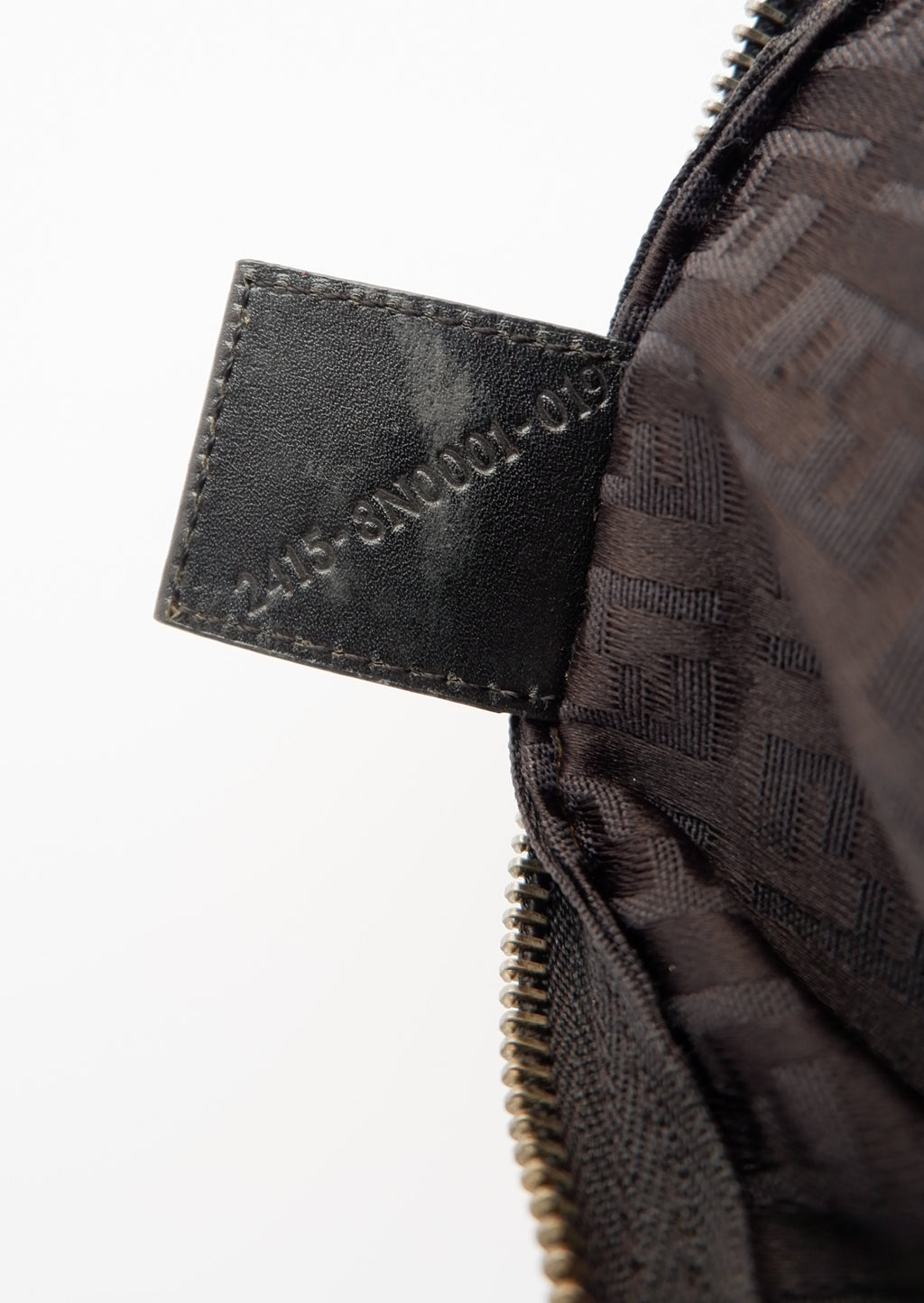 Pochette Fendi authentique d'occasion, imprimé FF noir