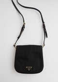 Besace Prada authentique d'occasion en nylon noir