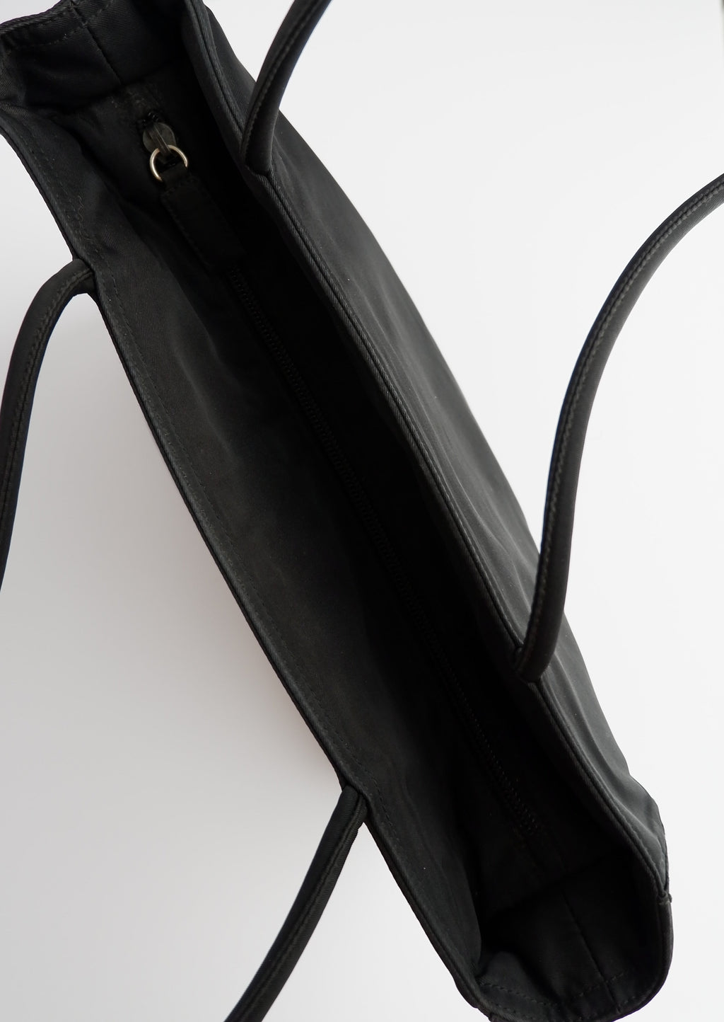 Sac cabas Prada authentique en nylon noir d'occasion