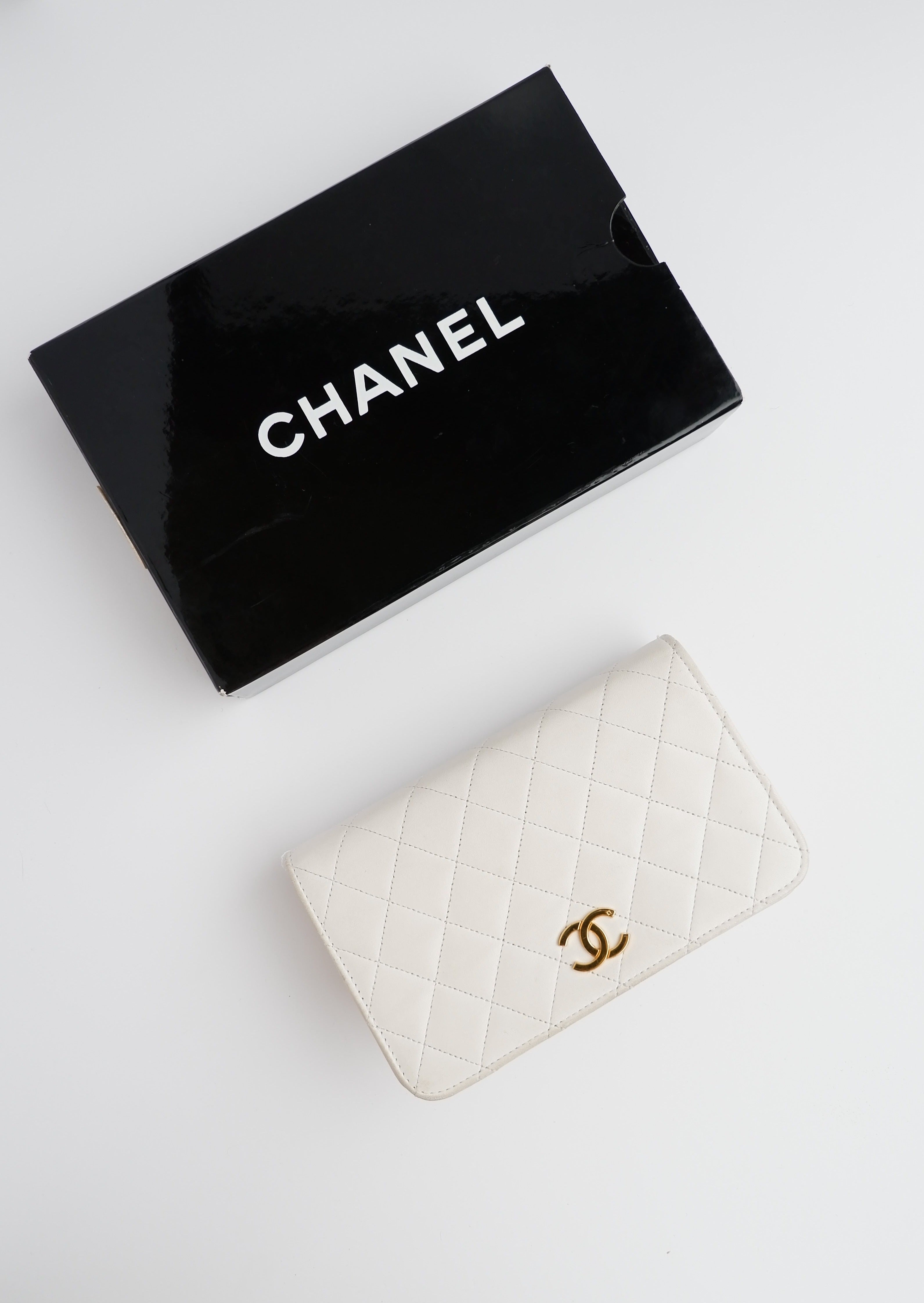 Authentique Sac Bandoulière Chanel Vintage Blanc Portefeuille Sur Chaîne GHW d'occasion