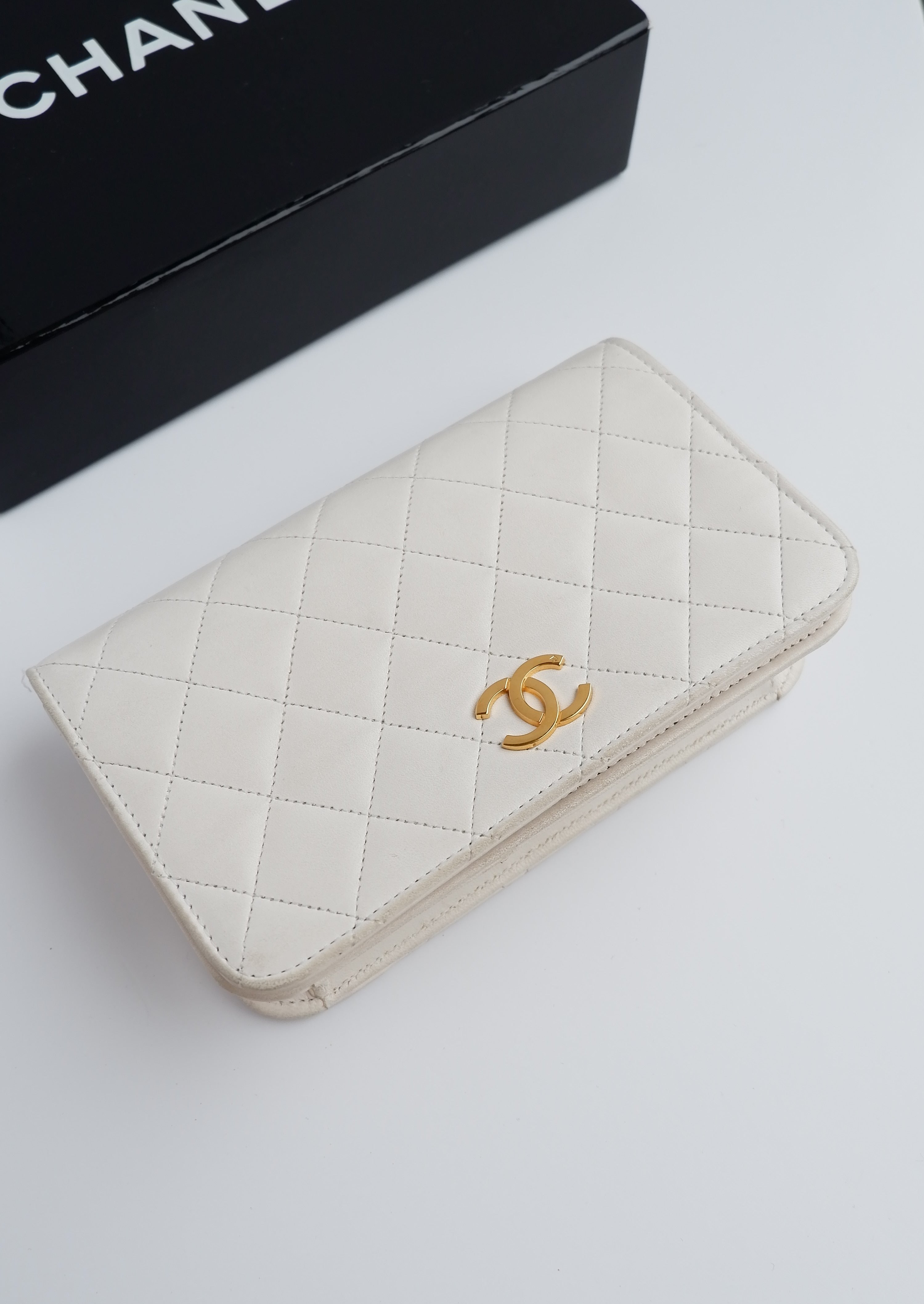 Authentic Preowned Vintage Chanel White Wallet On Chain Crossbody GHW
