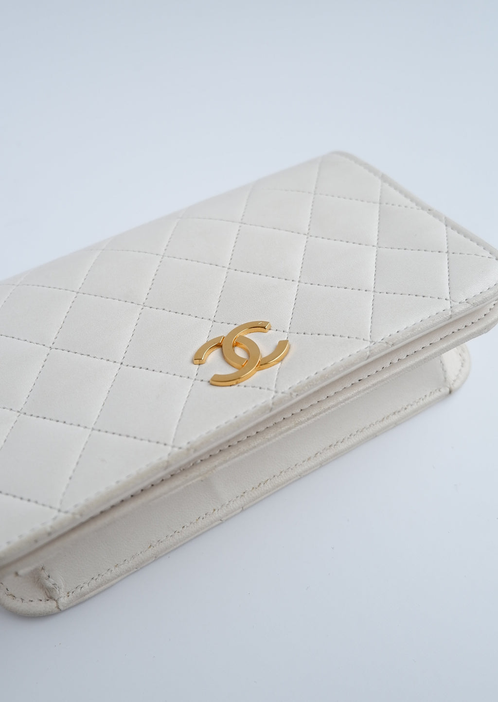 Authentic Preowned Vintage Chanel White Wallet On Chain Crossbody GHW