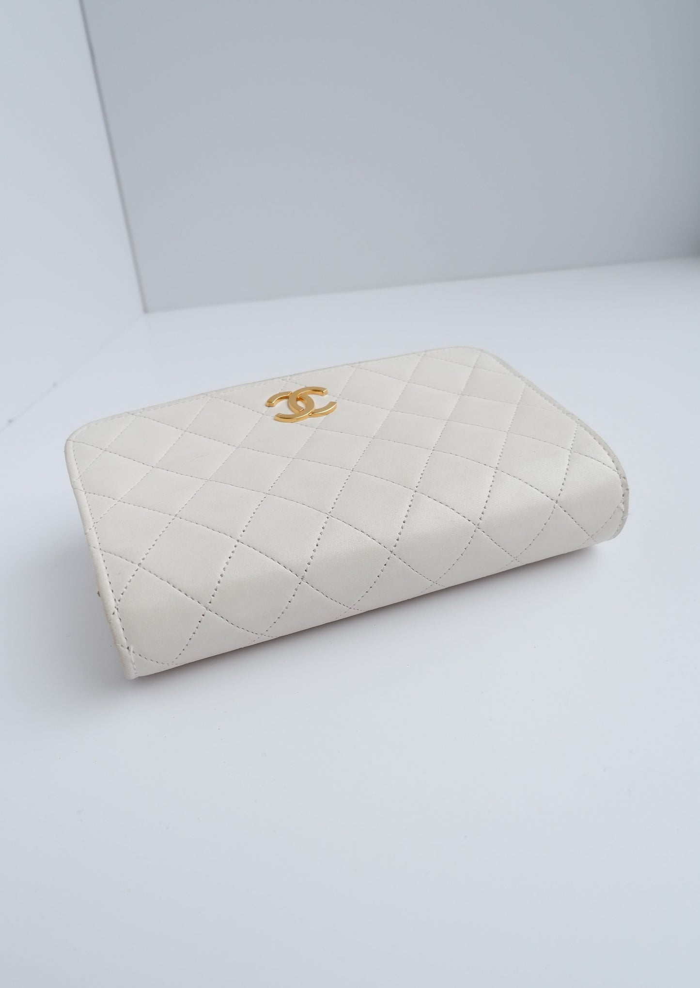 Authentic Preowned Vintage Chanel White Wallet On Chain Crossbody GHW