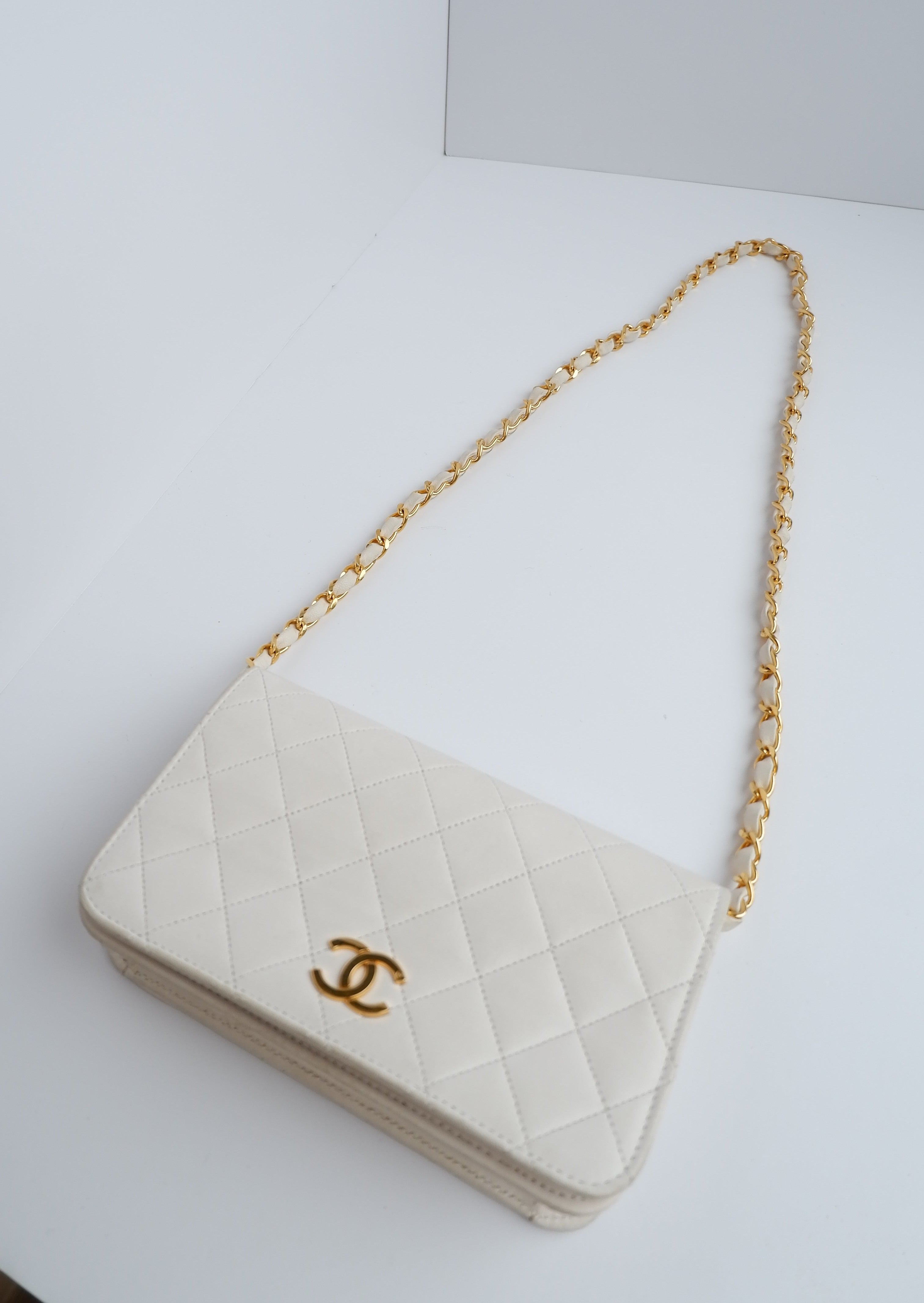 Authentique Sac Bandoulière Chanel Vintage Blanc Portefeuille Sur Chaîne GHW d'occasion