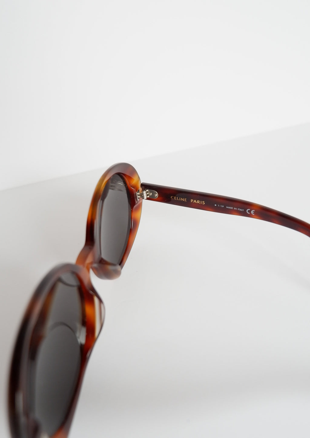 Authentiques lunettes de soleil rondes Celine d'occasion en écaille de tortue