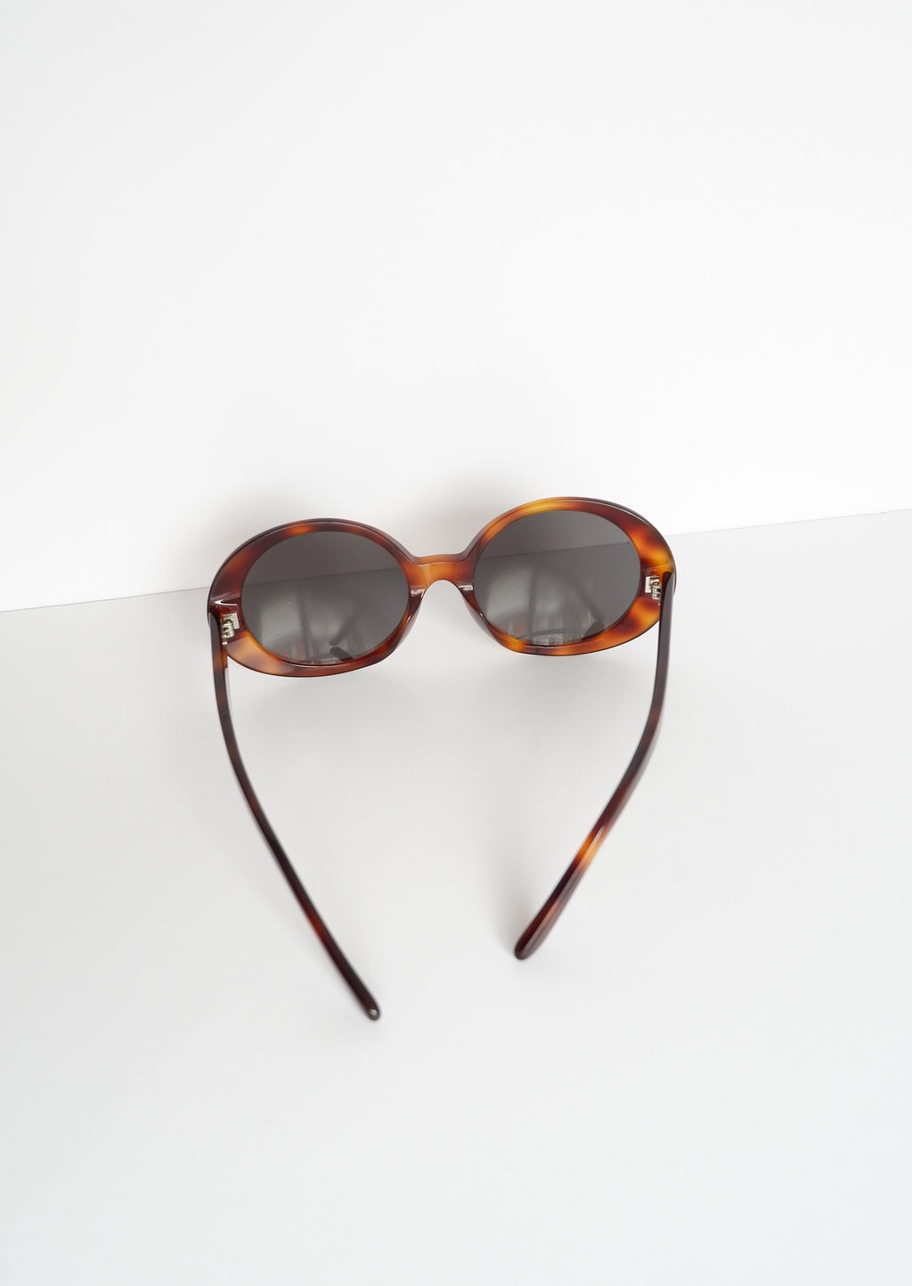 Authentiques lunettes de soleil rondes Celine d'occasion en écaille de tortue