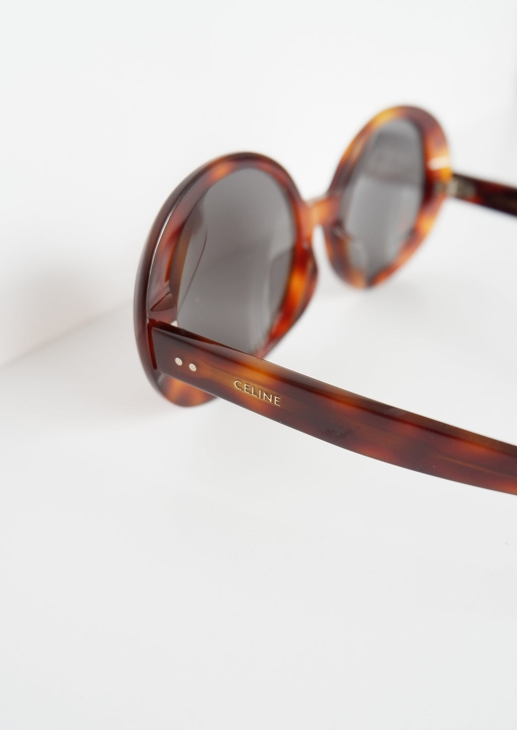 Authentiques lunettes de soleil rondes Celine d'occasion en écaille de tortue