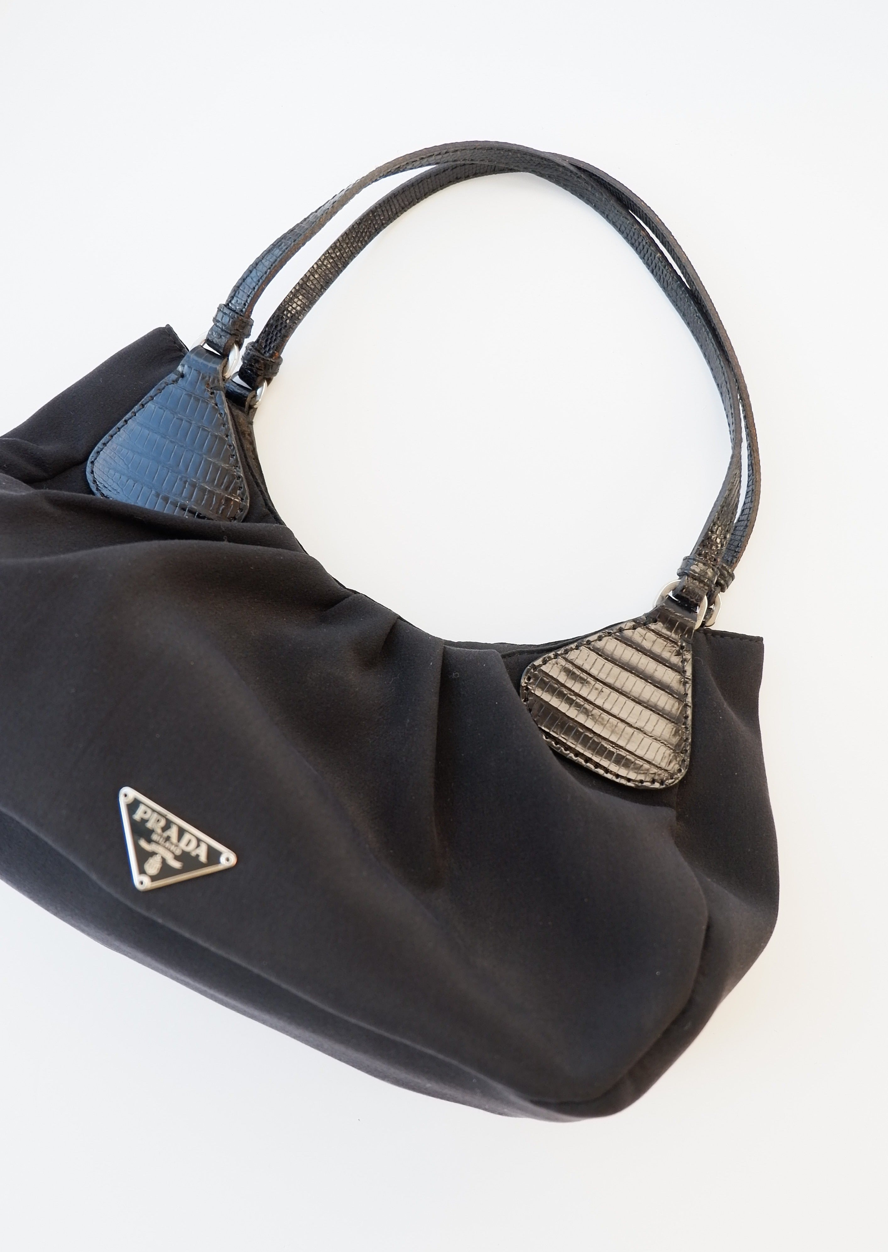 Sac à main Prada d'occasion authentique en tissu noir orné (perlé)