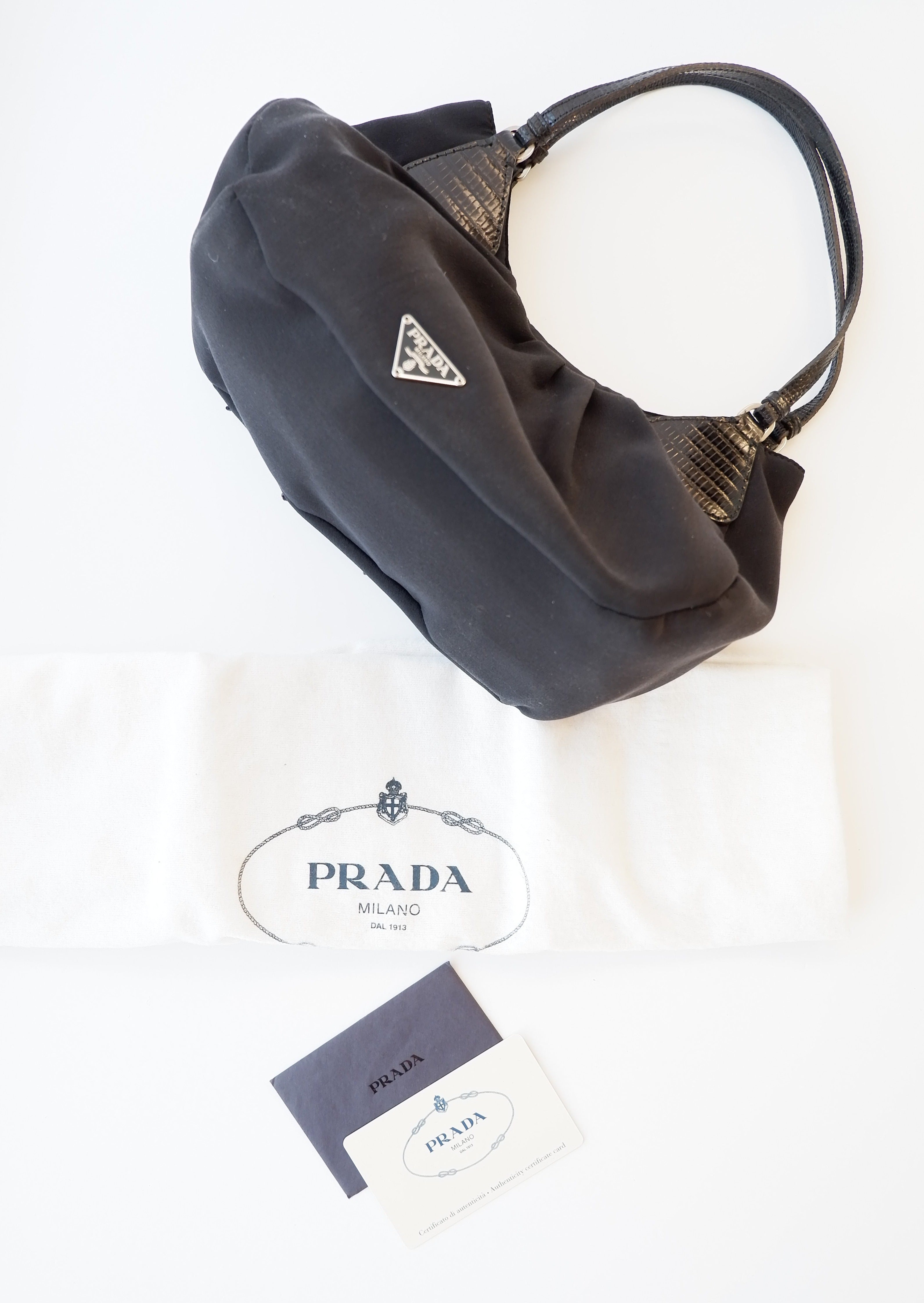 Sac à main Prada d'occasion authentique en tissu noir orné (perlé)