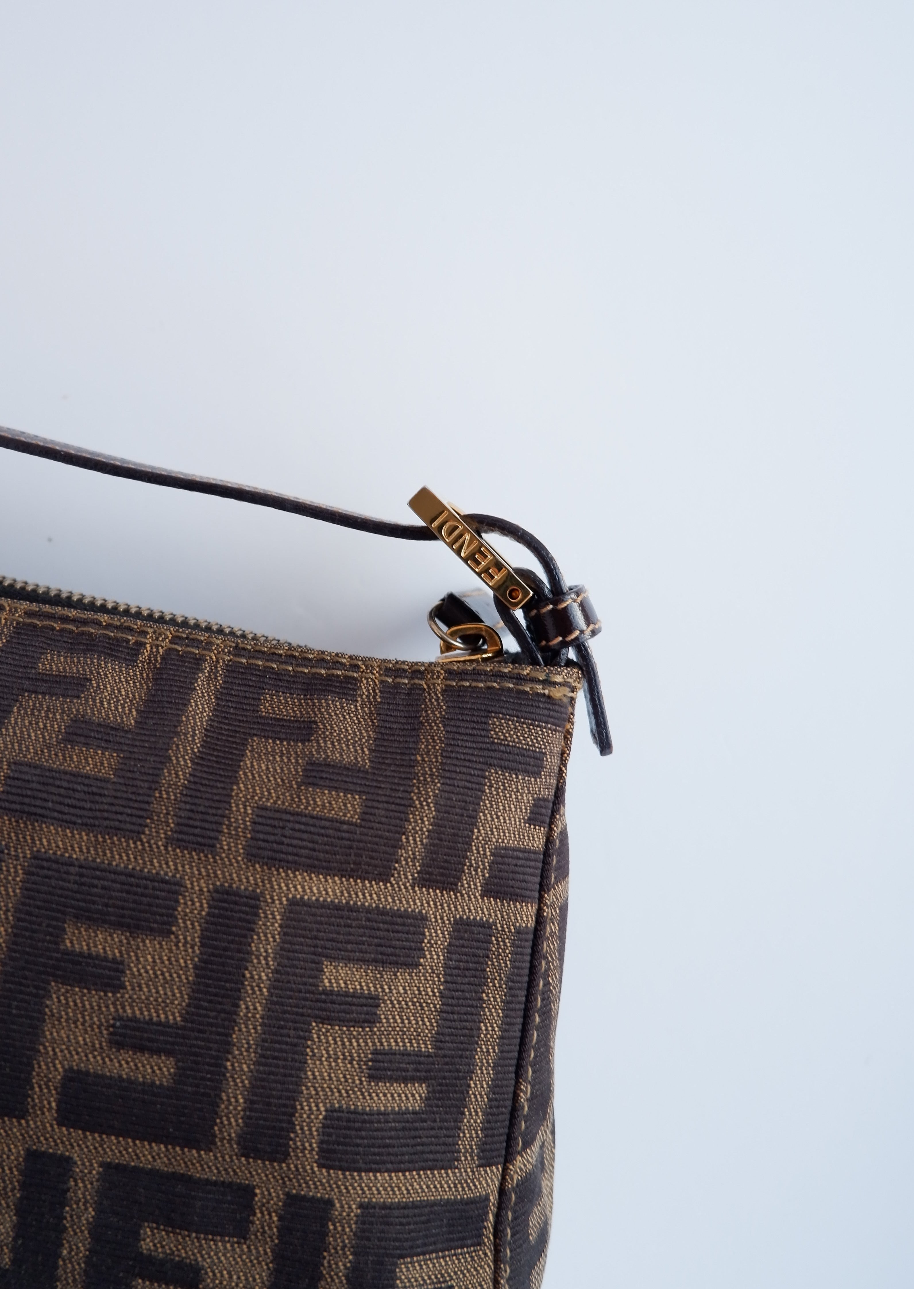 Authentique sac pochette Fendi Zucca d'occasion