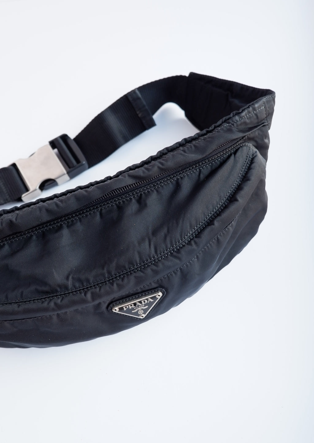 Sac Banane Prada Authentique d'occasion en Nylon Noir