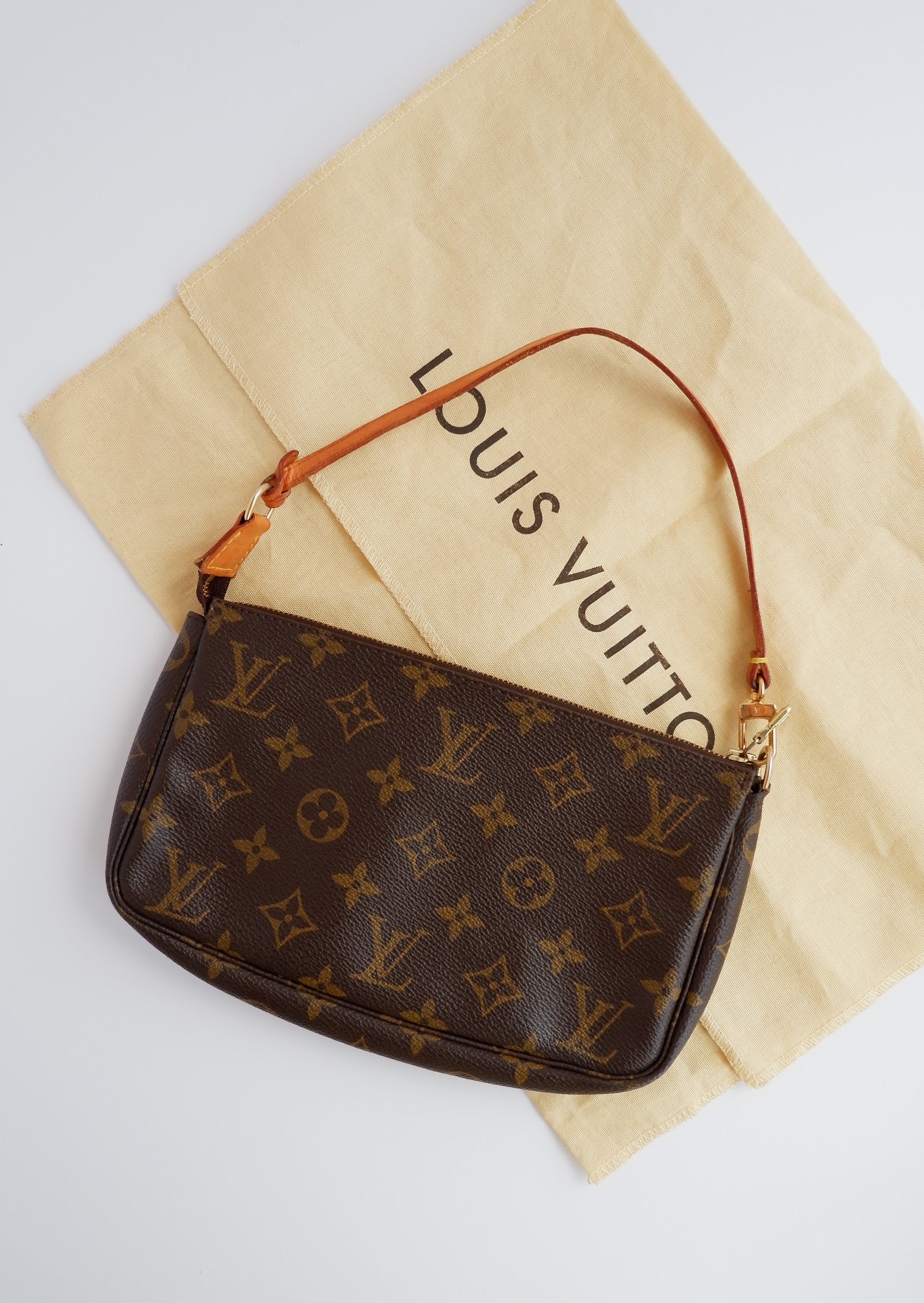 Pochette Accessoires Louis Vuitton Monogram Authentique d'occasion