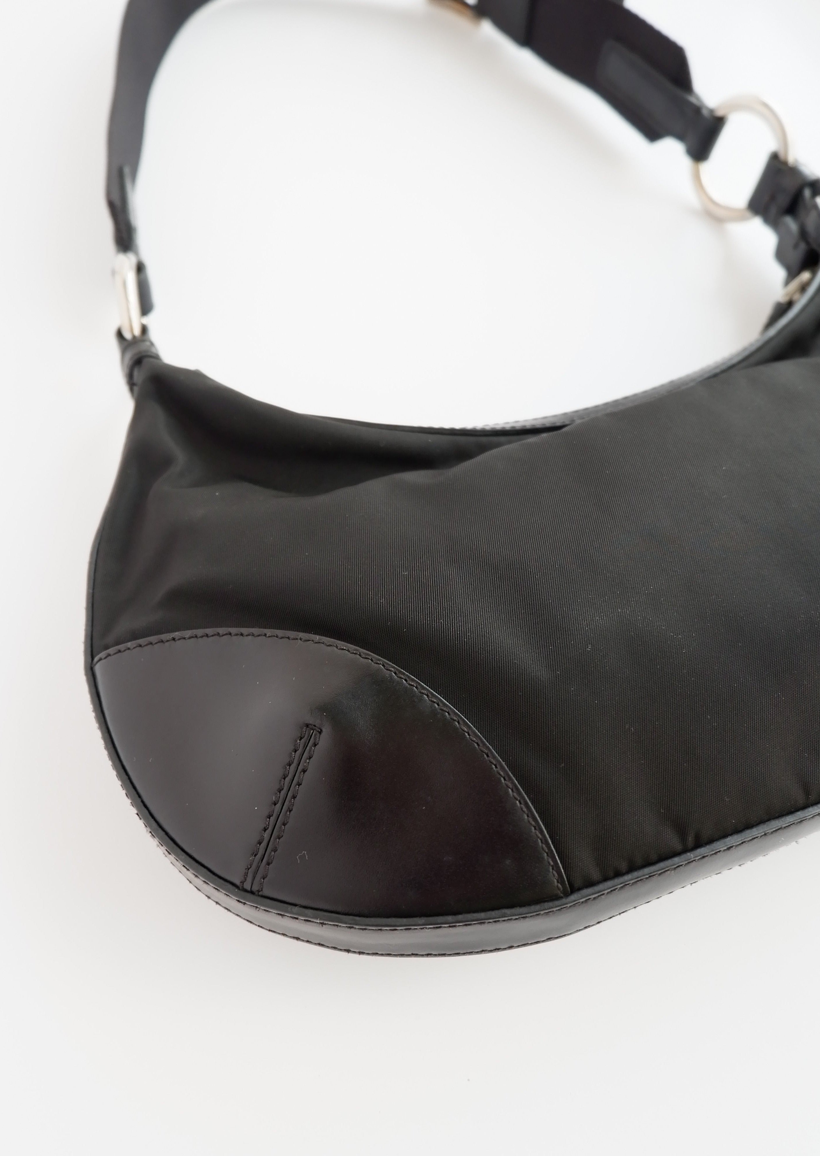 Sac Bandoulière Hobo Prada en Nylon Noir Authentique d'Occasion