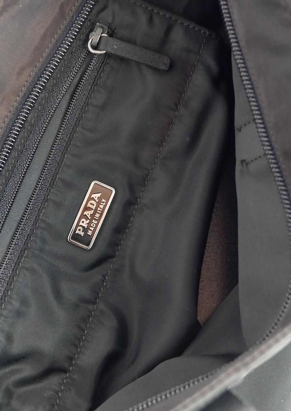Authentique Sac Micro fourre-tout/bandoulière Prada en nylon noir d'occasion