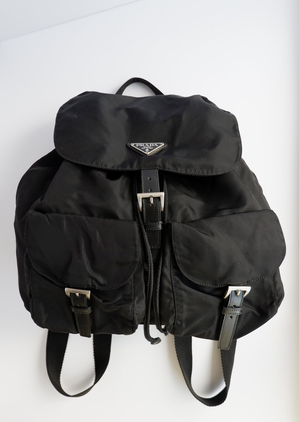 Sac à dos Prada en nylon noir d'occasion authentique