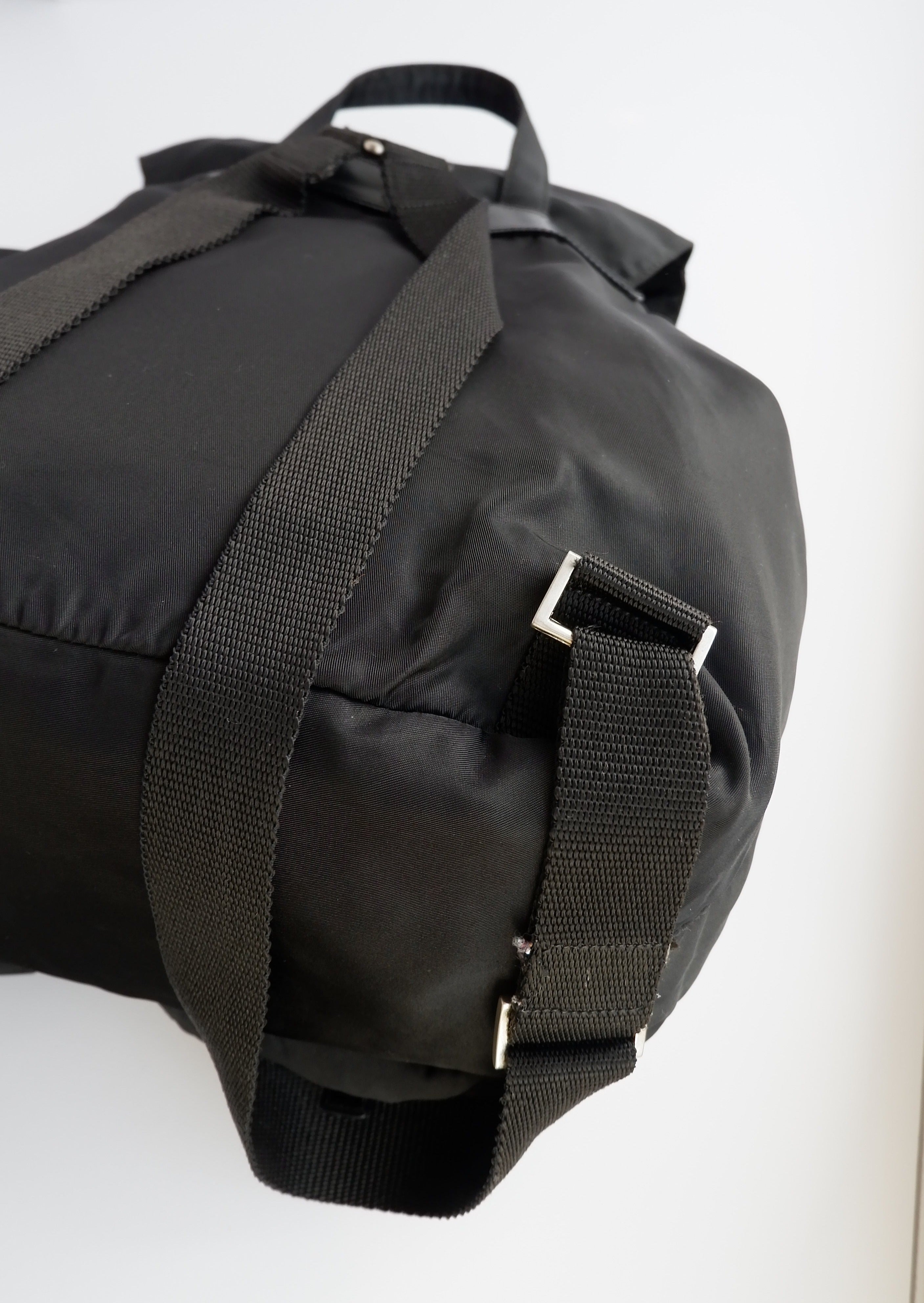 Sac à dos Prada en nylon noir d'occasion authentique