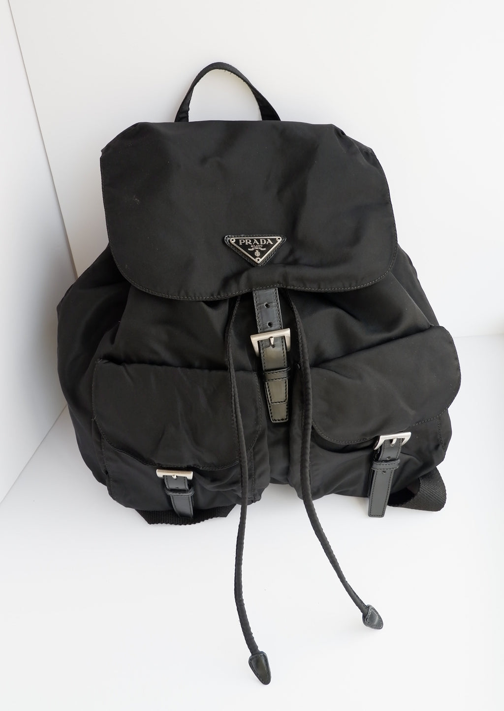 Sac à dos Prada en nylon noir d'occasion authentique