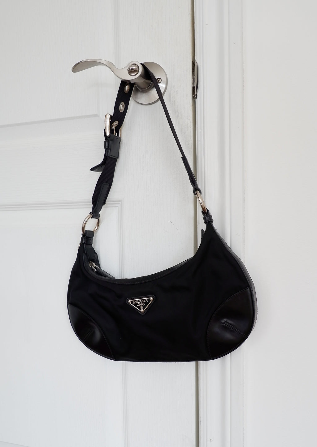 Sac Bandoulière Hobo Prada en Nylon Noir Authentique d'Occasion
