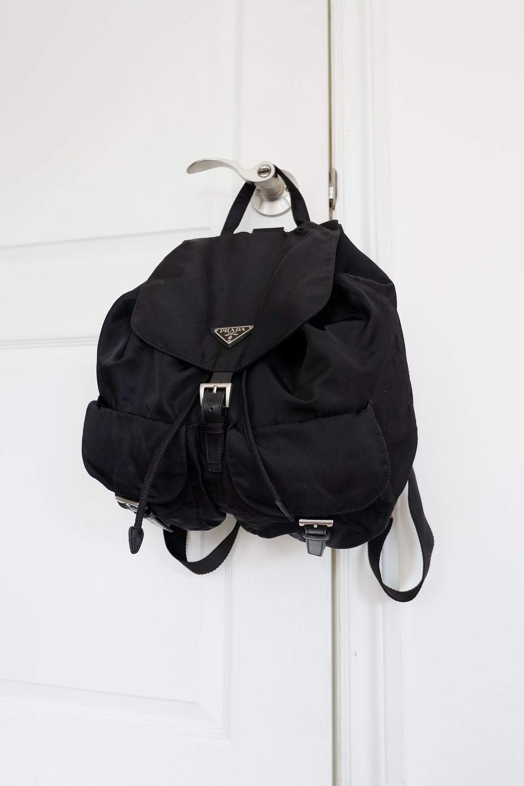 Sac à dos Prada en nylon noir d'occasion authentique