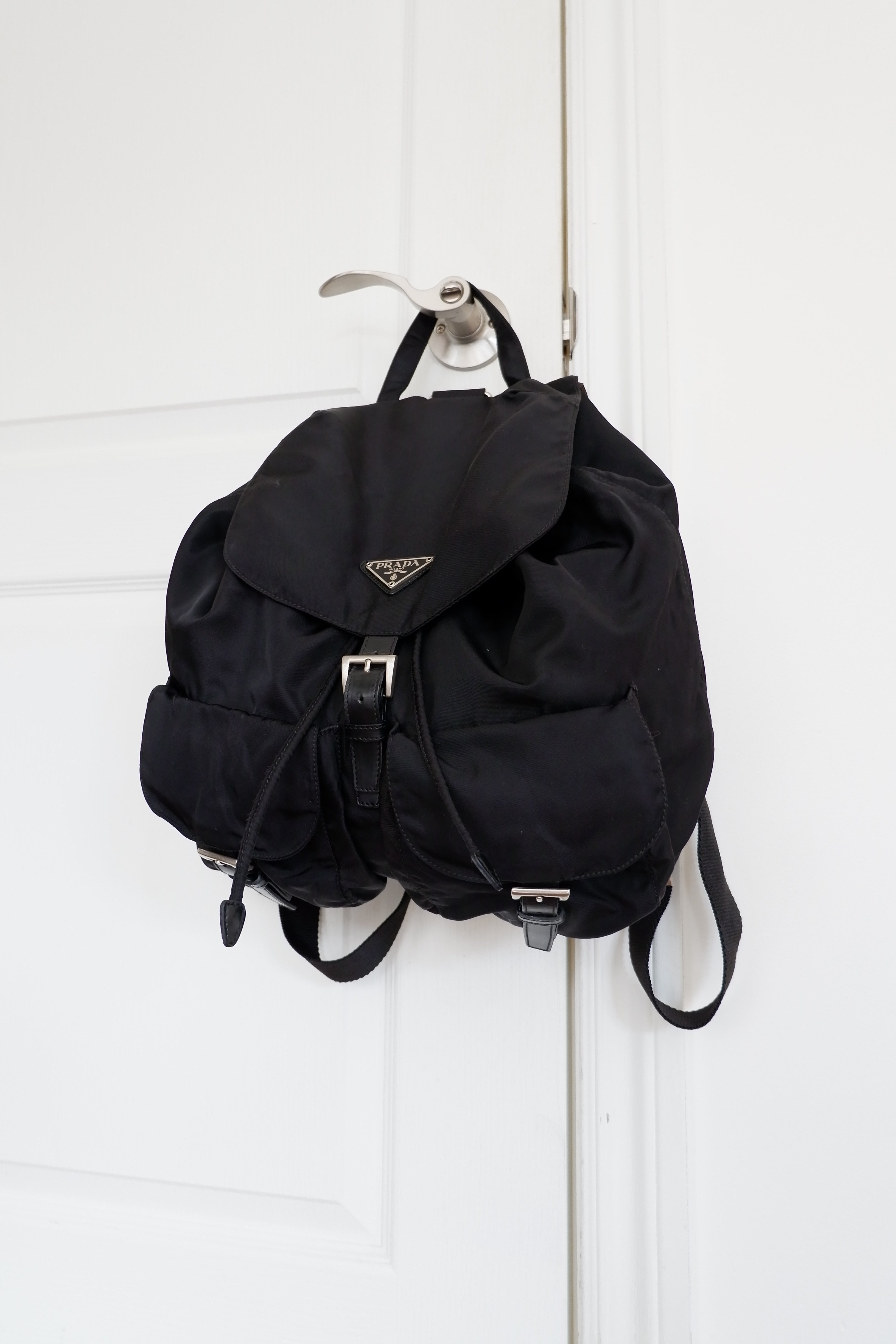Sac à dos Prada en nylon noir d'occasion authentique