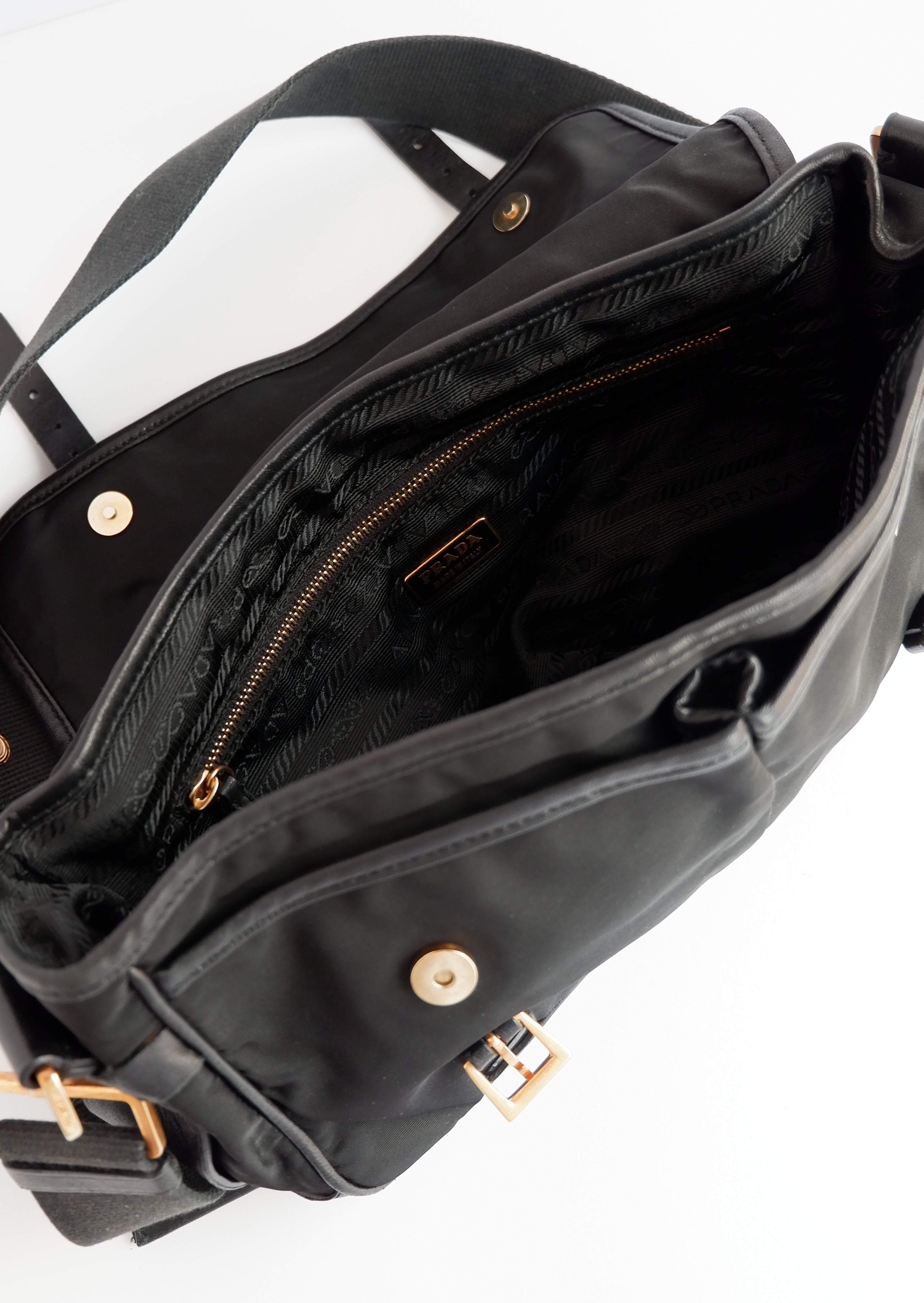 Authentique Sac bandoulière Prada en nylon et cuir noir, d'occasion