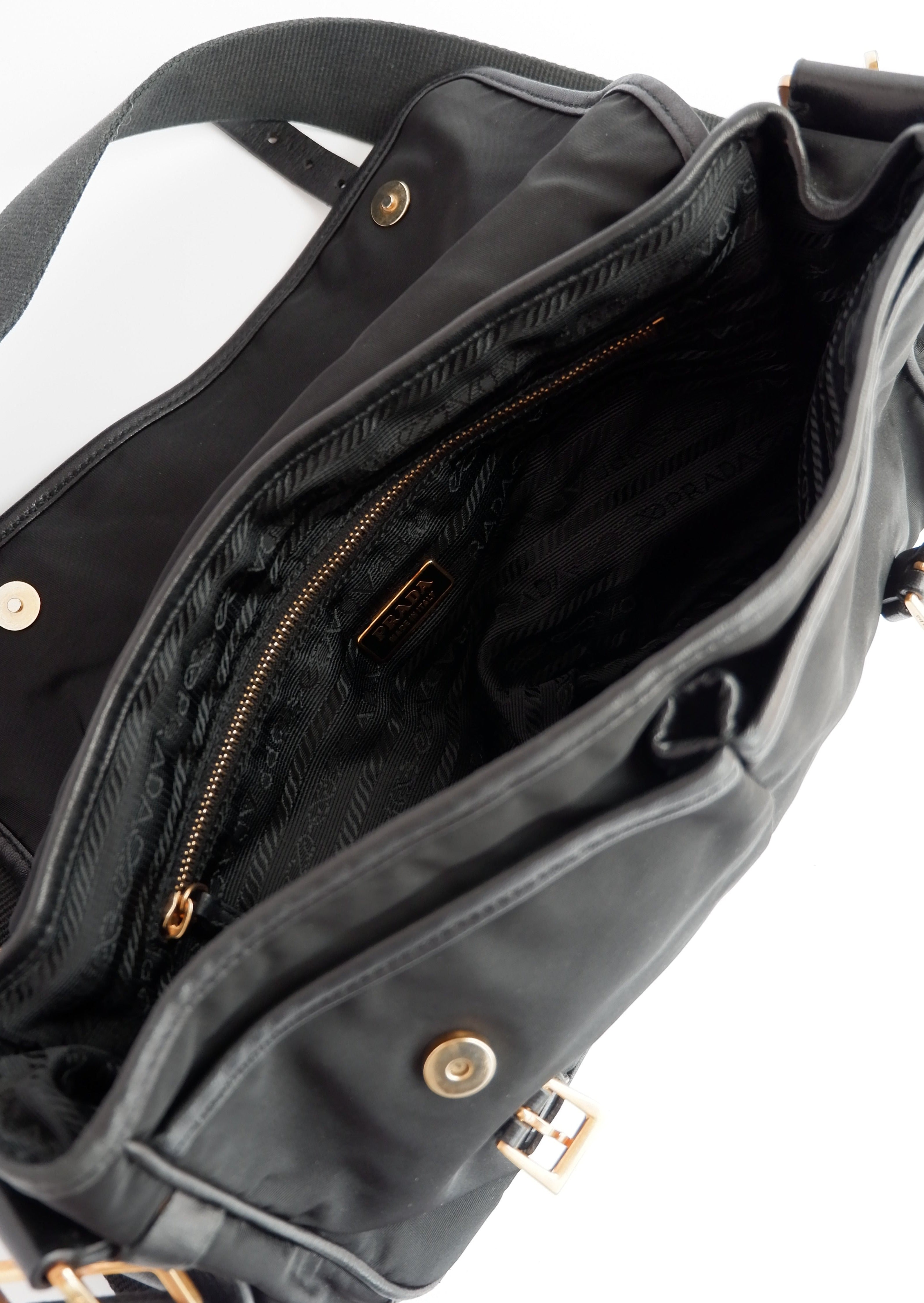Authentique Sac bandoulière Prada en nylon et cuir noir, d'occasion