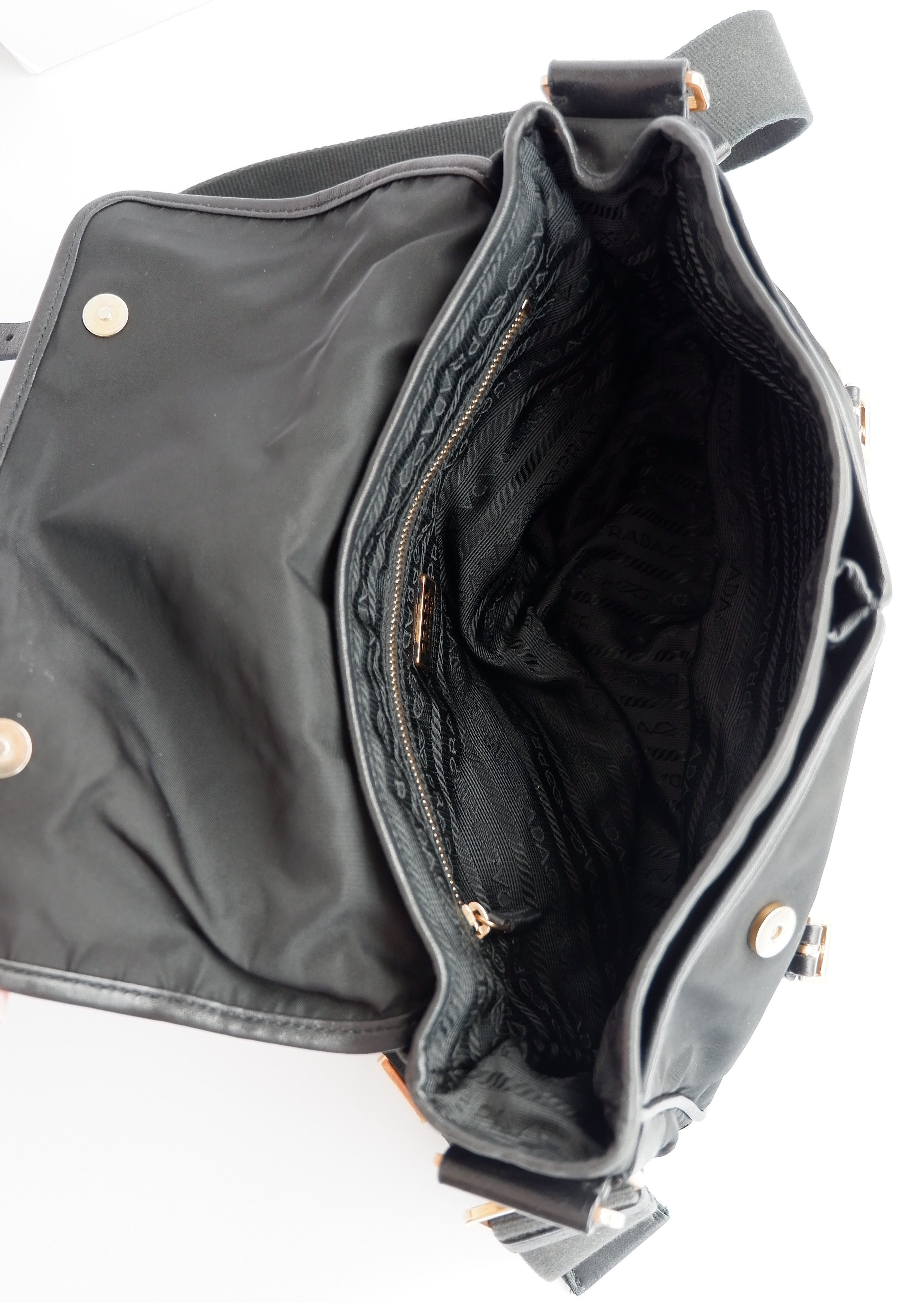 Authentique Sac bandoulière Prada en nylon et cuir noir, d'occasion