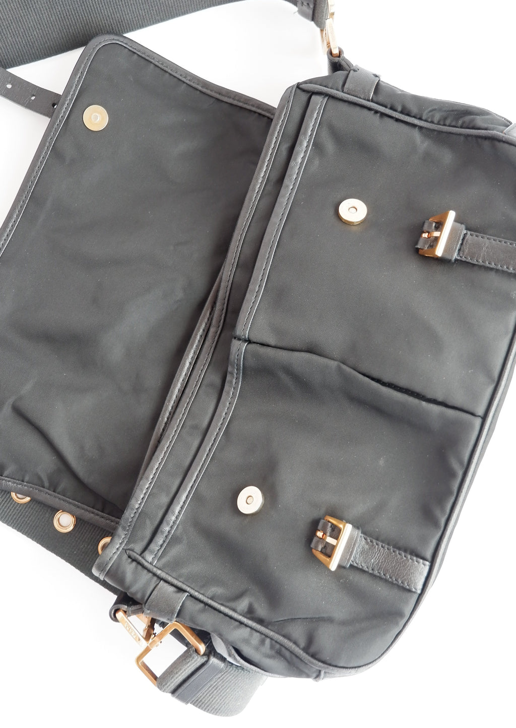 Authentique Sac bandoulière Prada en nylon et cuir noir, d'occasion