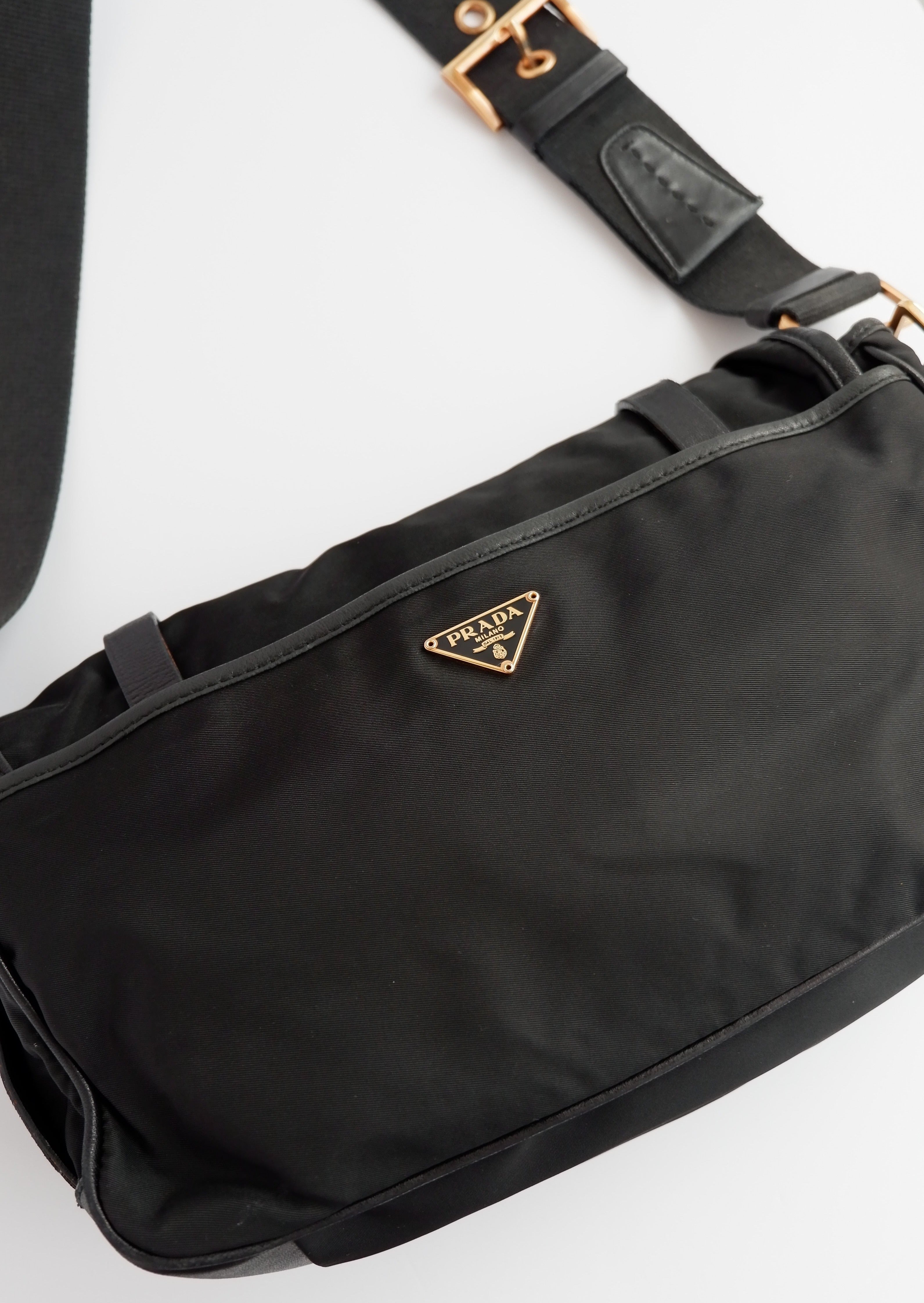Authentique Sac bandoulière Prada en nylon et cuir noir, d'occasion