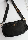 Authentique Sac bandoulière Prada en nylon et cuir noir, d'occasion