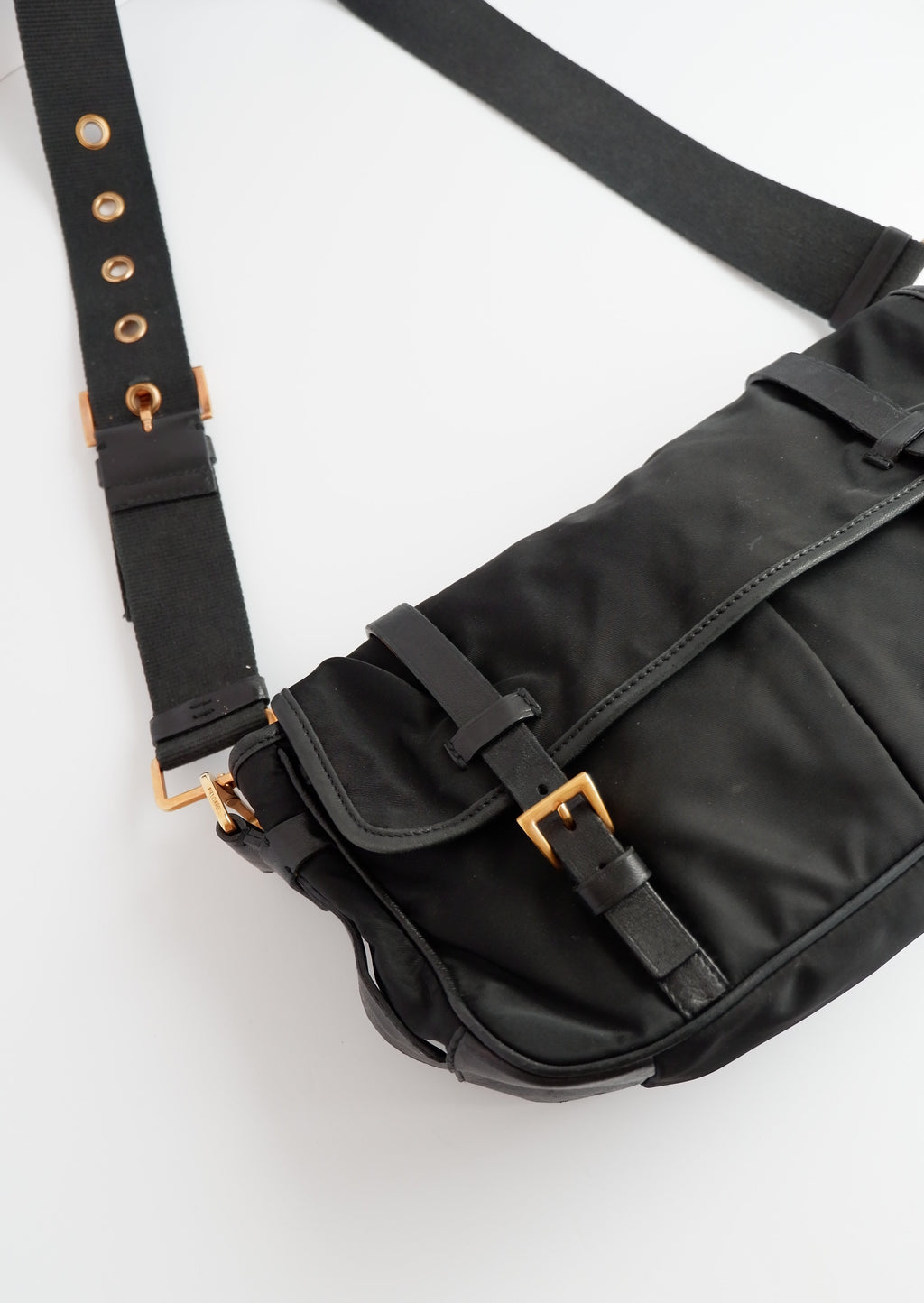 Authentique Sac bandoulière Prada en nylon et cuir noir, d'occasion