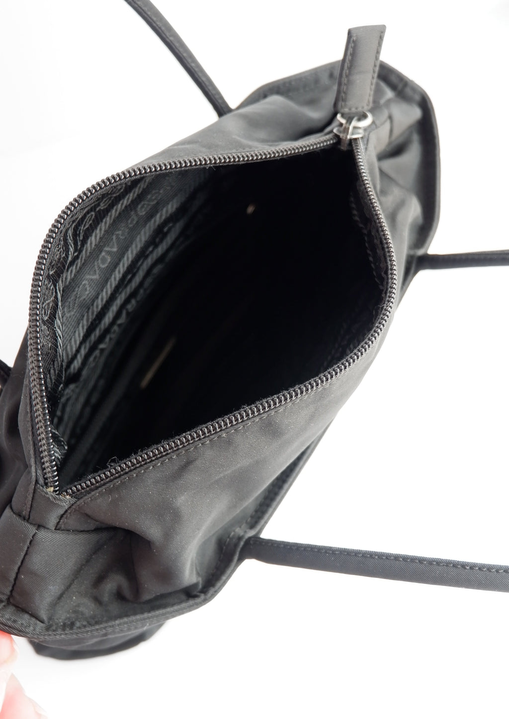 Authentique Sac Cabas Prada Petit Modèle en Nylon Noir d'Occasion