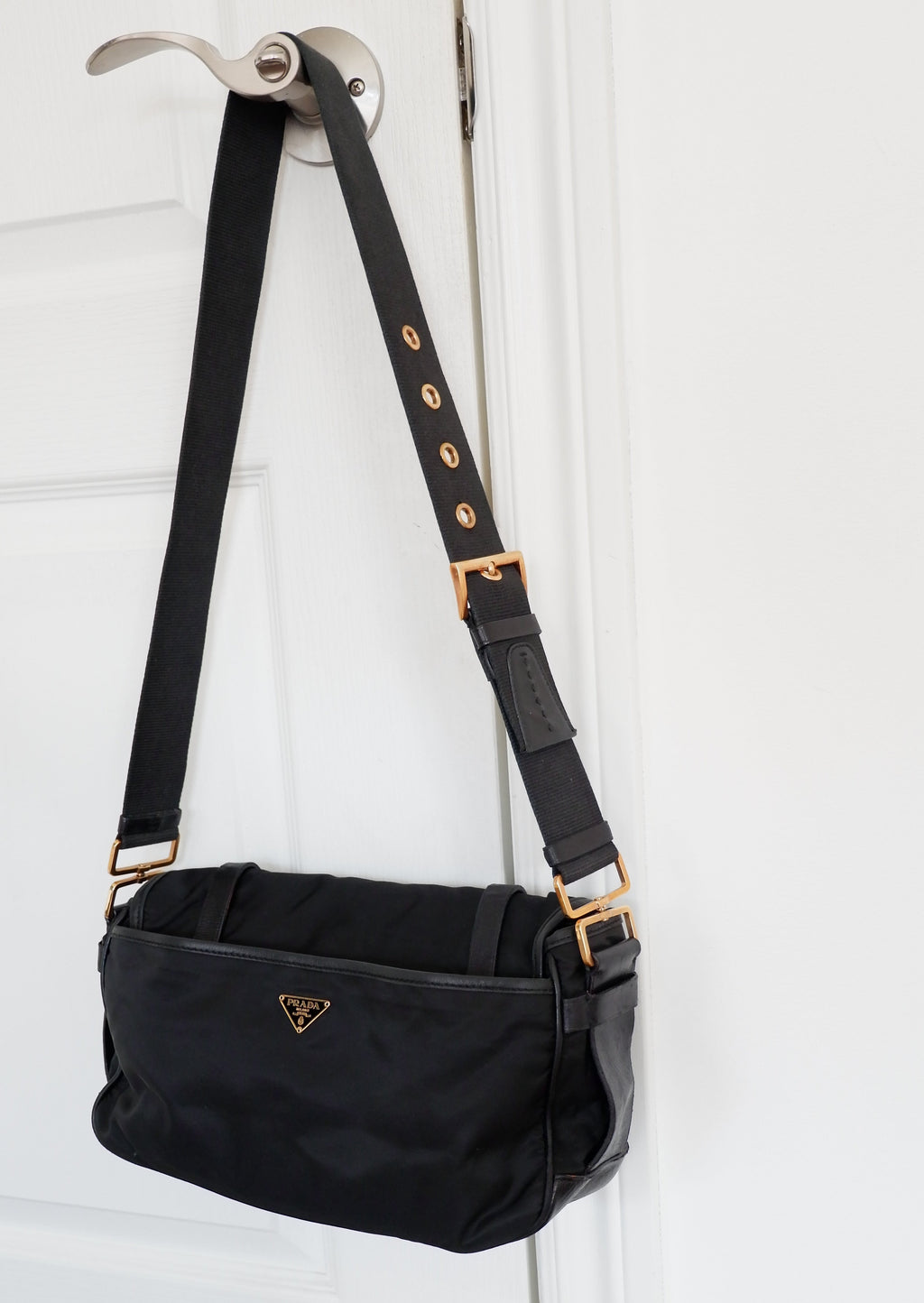 Authentique Sac bandoulière Prada en nylon et cuir noir, d'occasion