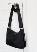 Authentique sac à bandoulière en nylon noir Prada d'occasion