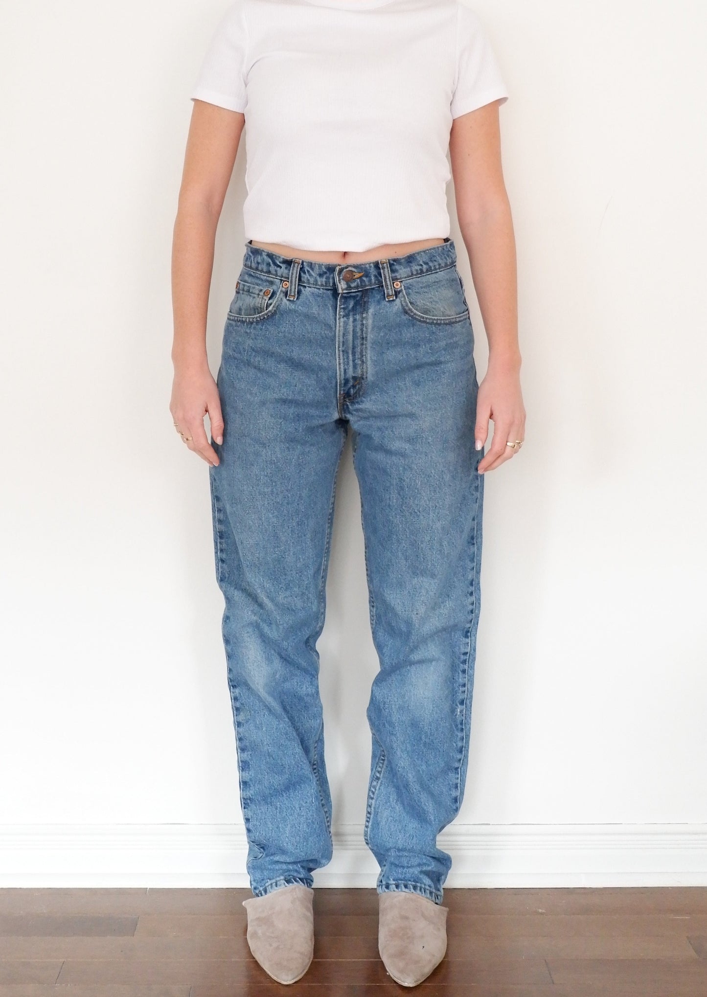 Levis Vintage 550 Medium Wash Jeans - 31