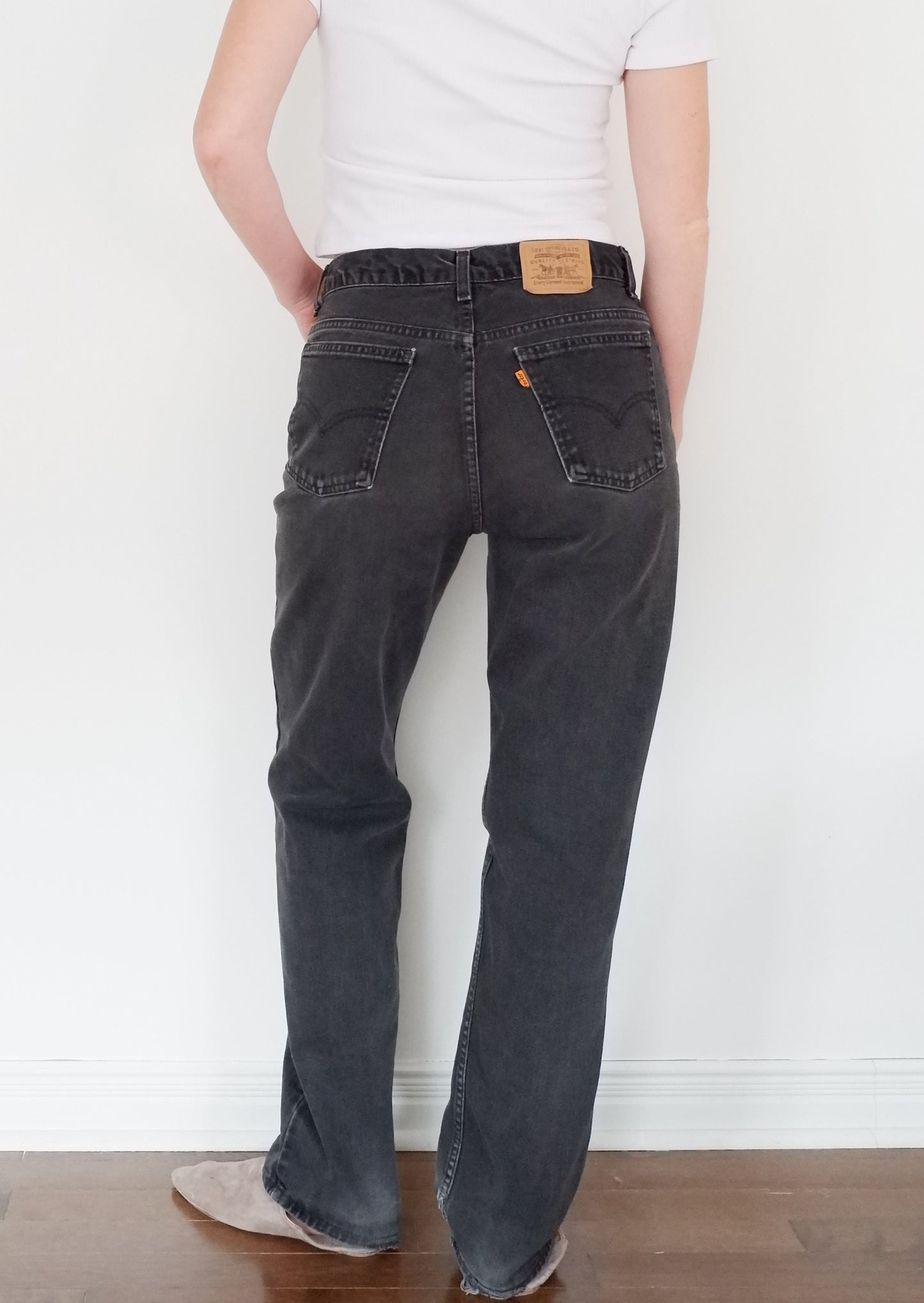 Levis Vintage 506 Black Straight Relaxed Fit Jeans - 31