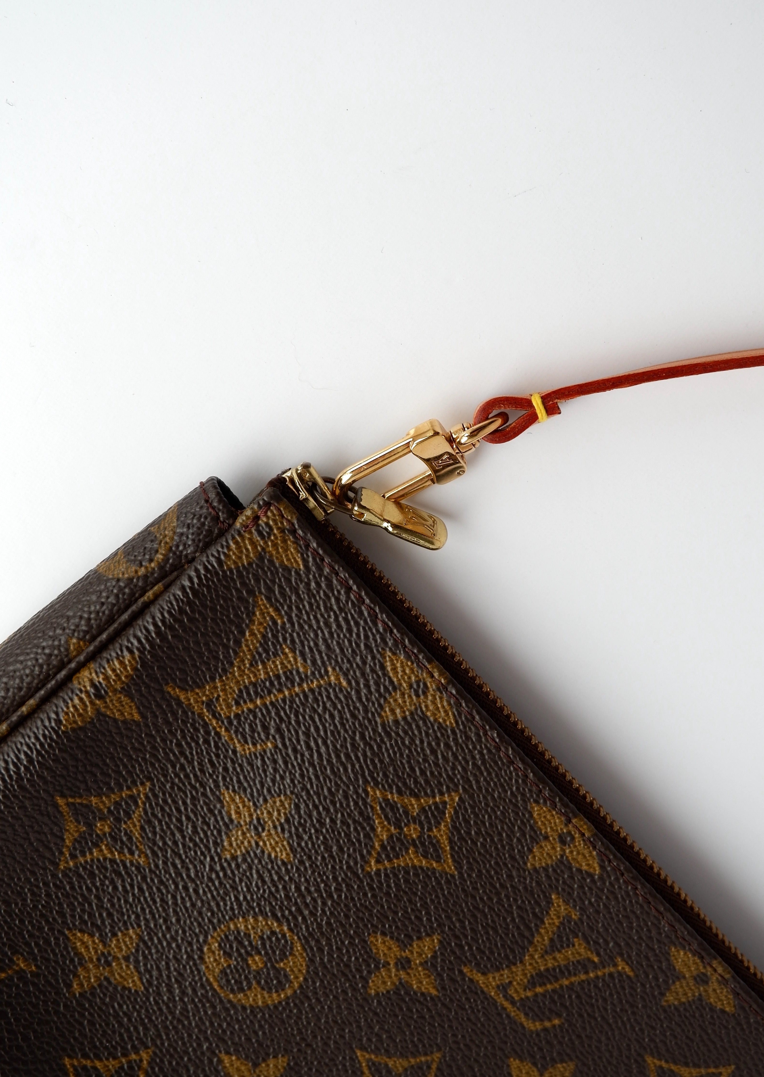 Pochette Accessoires Louis Vuitton Monogram Authentique d'occasion