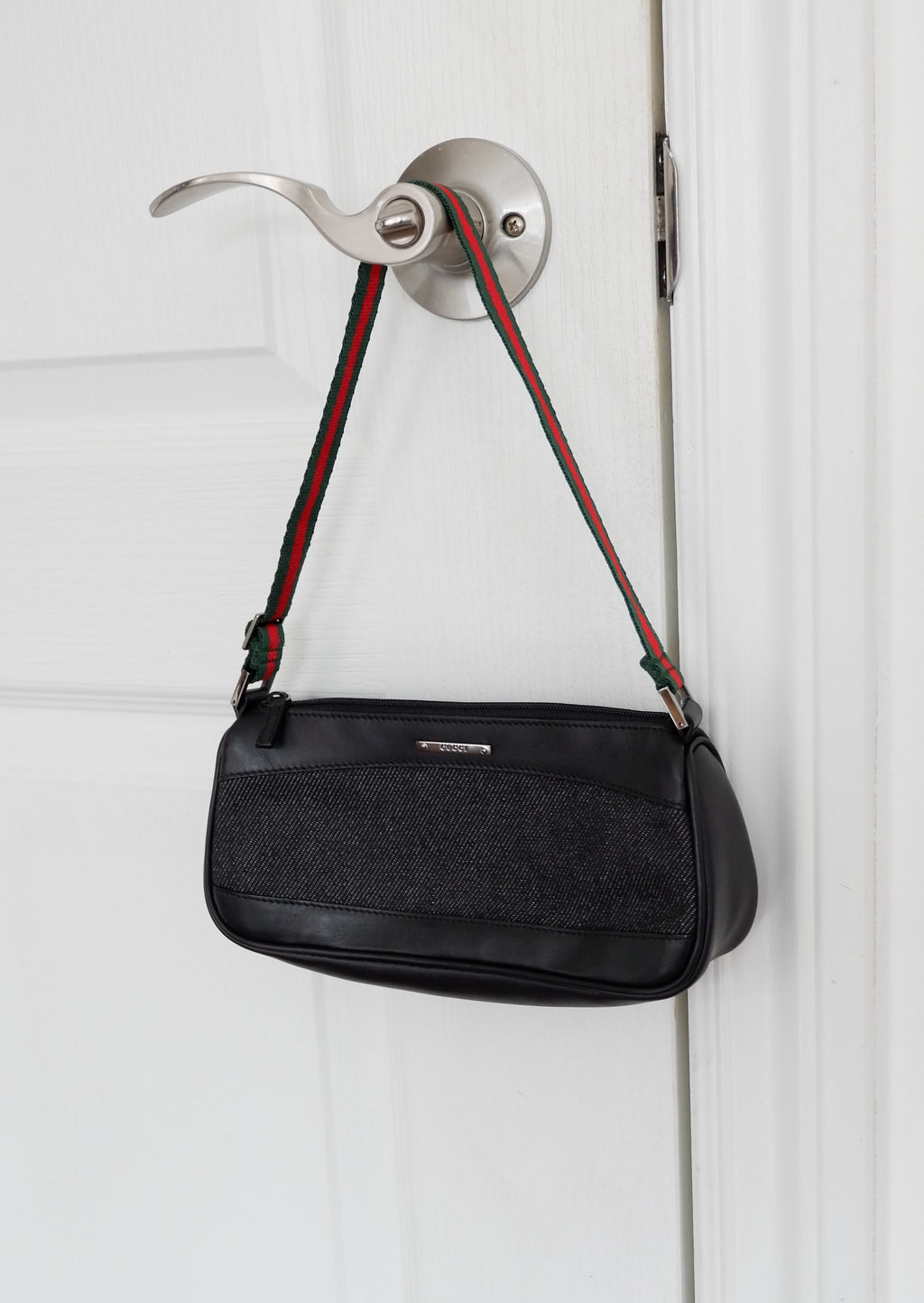 Authentique sac à bandoulière Gucci Micro en jean noir et cuir d'occasion